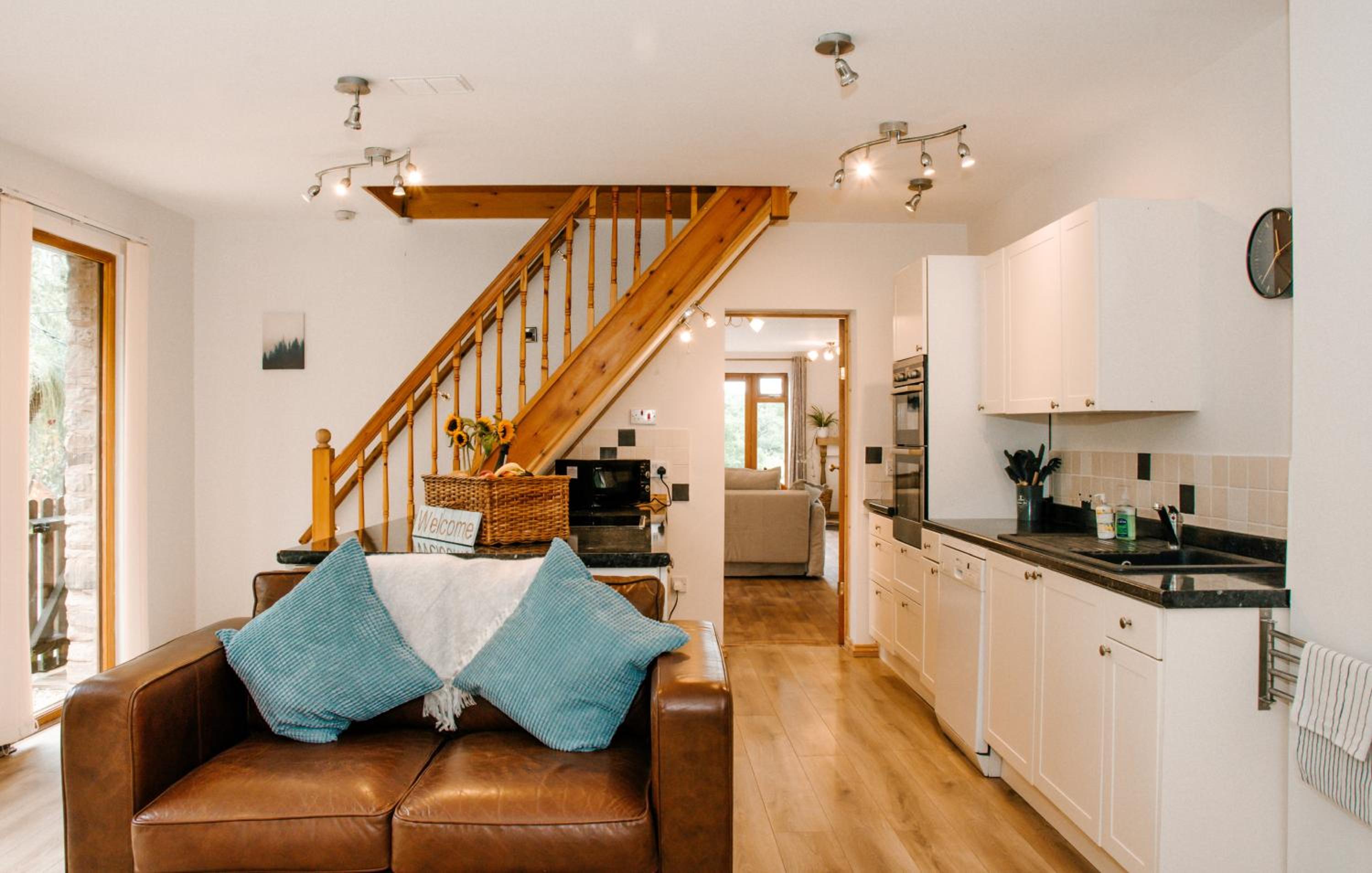 Holly Cottage, 2 bed house, sleeps 6 view 2