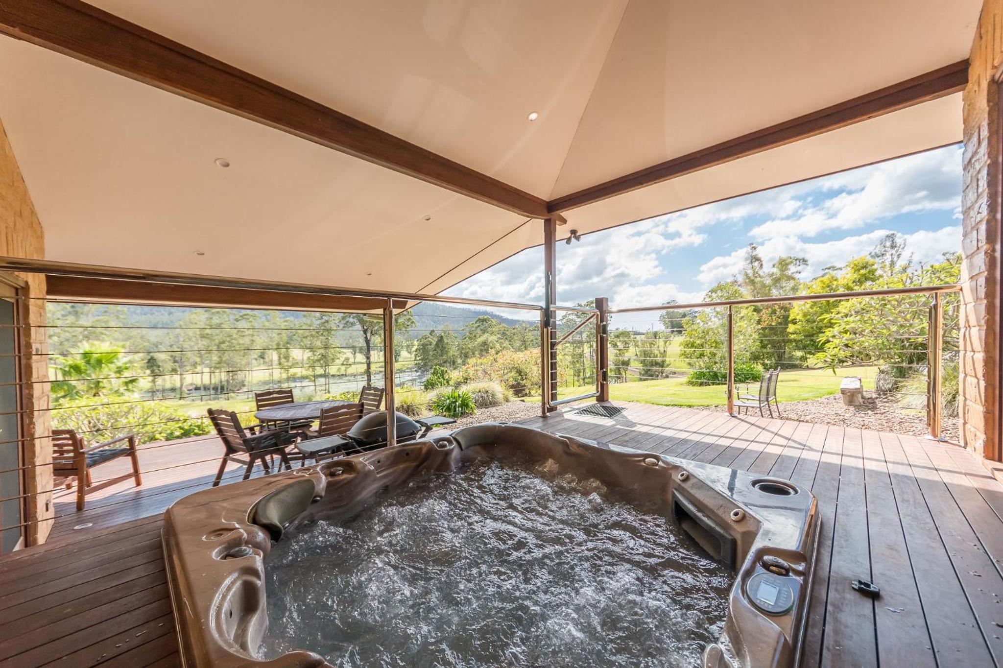 Clarendon Forest Retreat