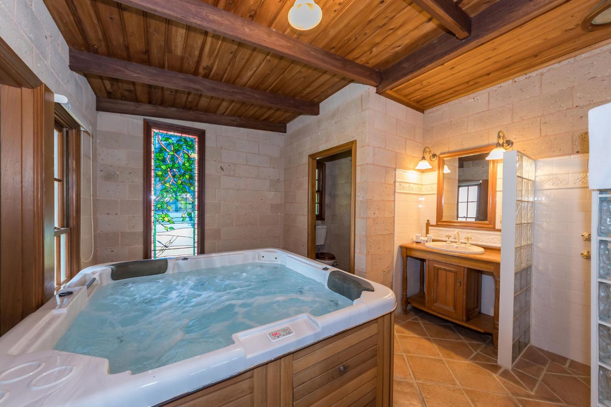 Clarendon Forest Retreat