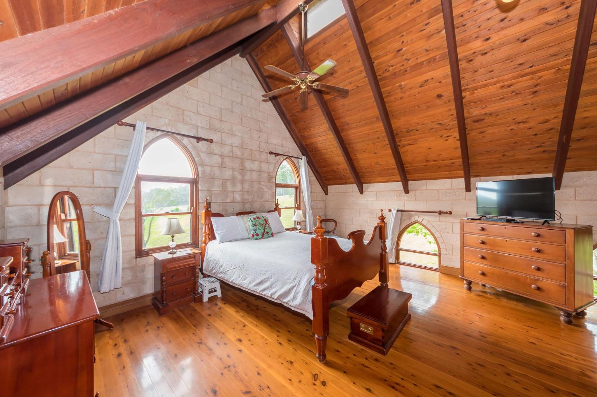 Clarendon Forest Retreat
