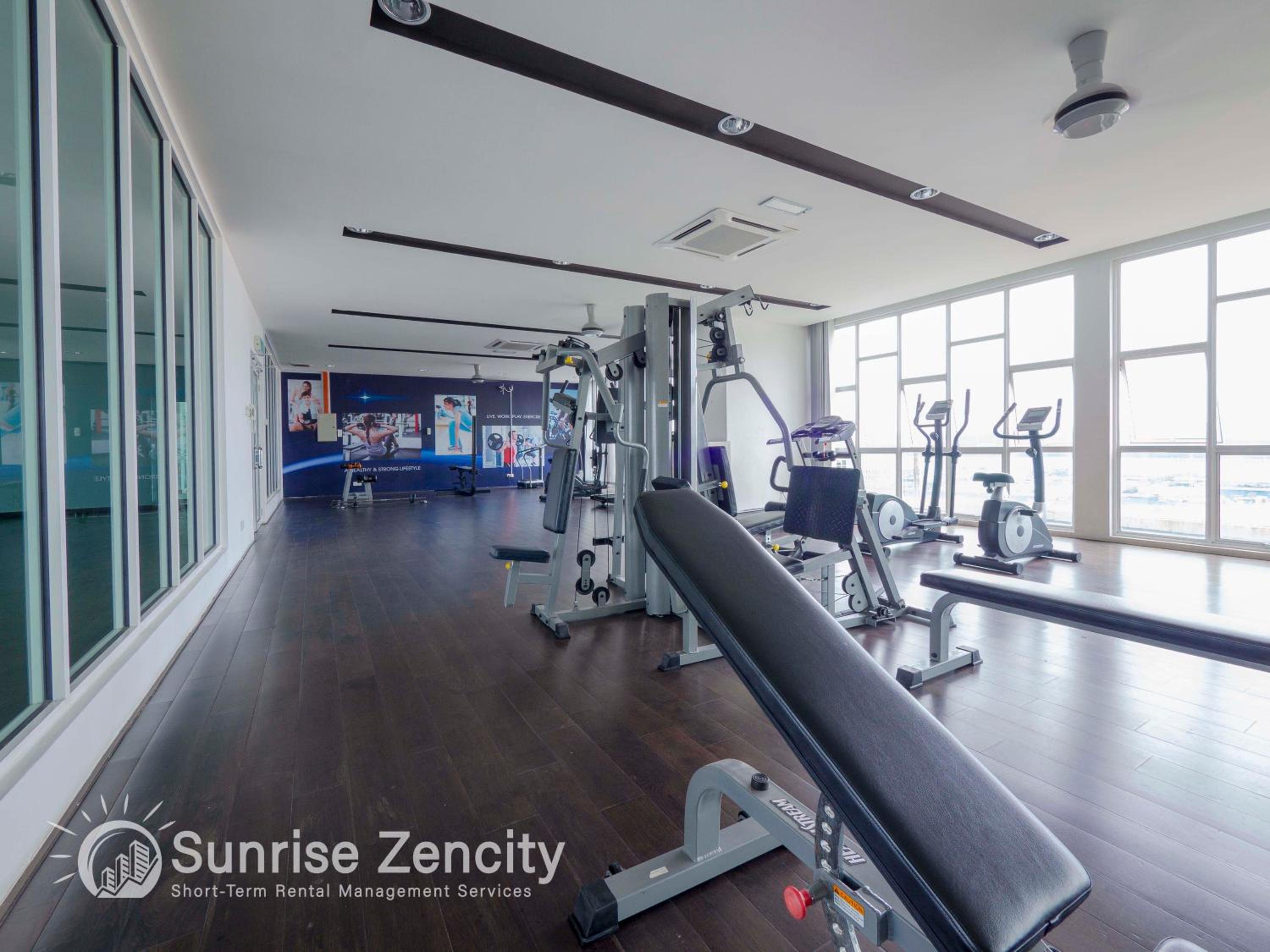 Seaview condo near RF Mall, Food Court & Free Netflix