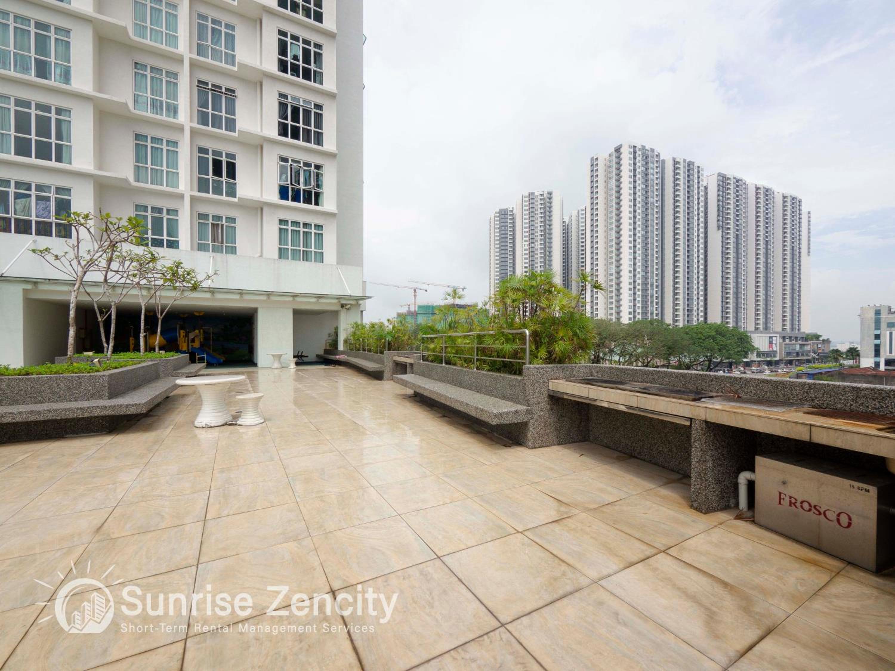 Seaview condo near RF Mall, Food Court & Free Netflix