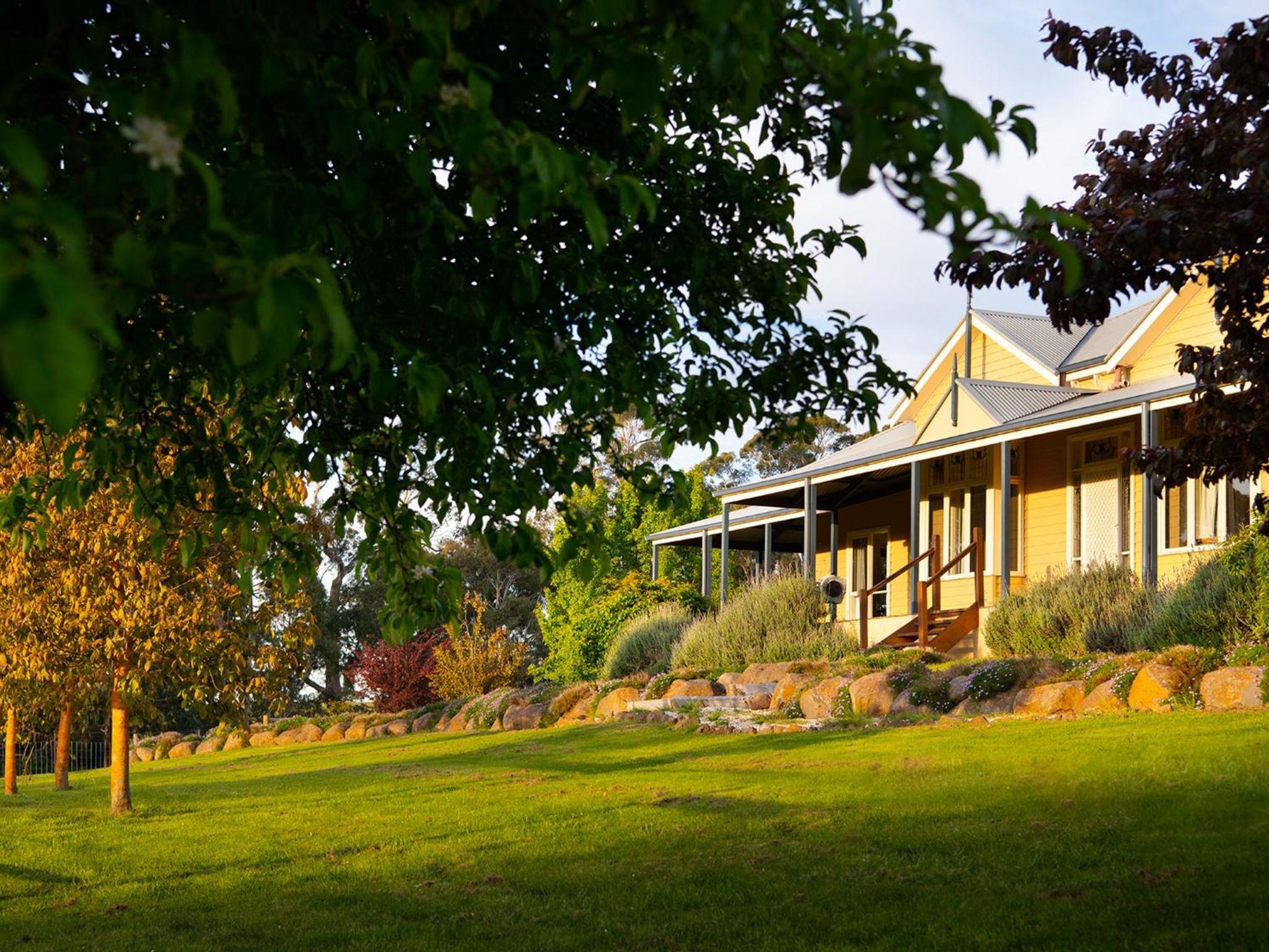 Loddon Retreat- picturesque country escape