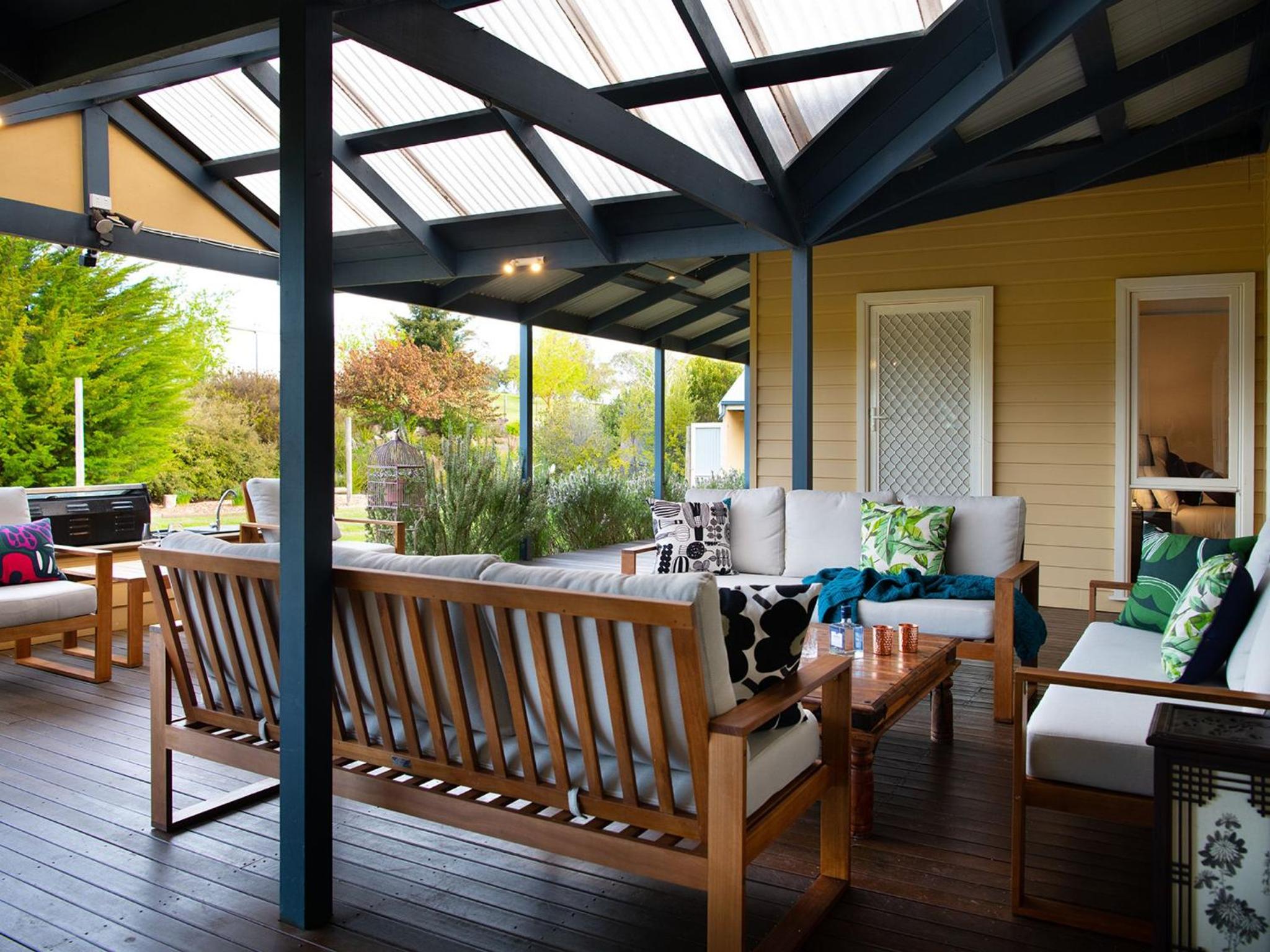 Loddon Retreat- picturesque country escape