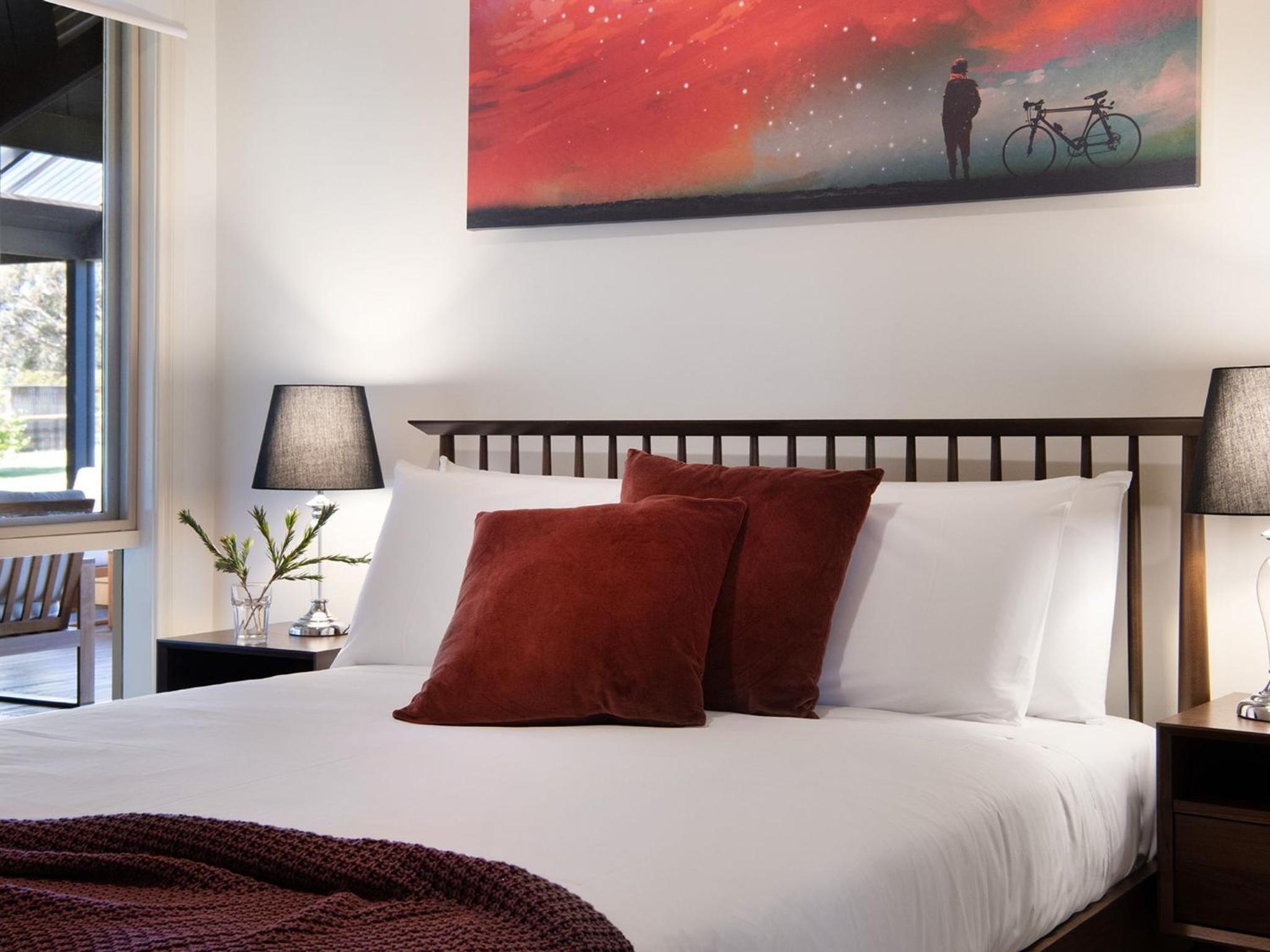 Loddon Retreat- picturesque country escape