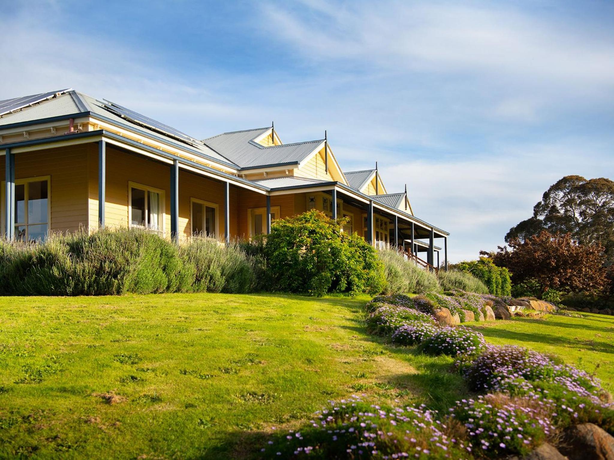 Loddon Retreat- picturesque country escape