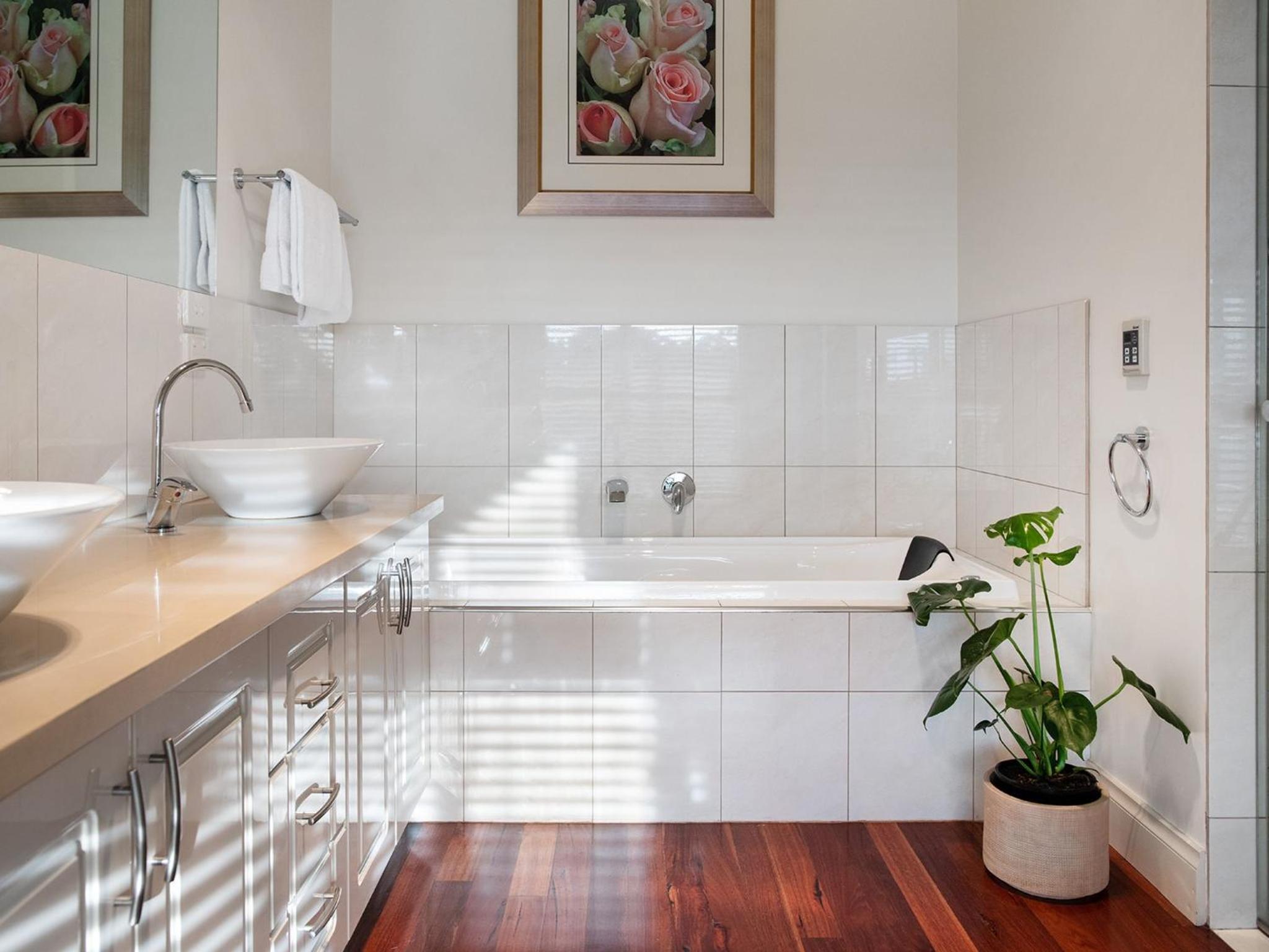 Loddon Retreat- picturesque country escape