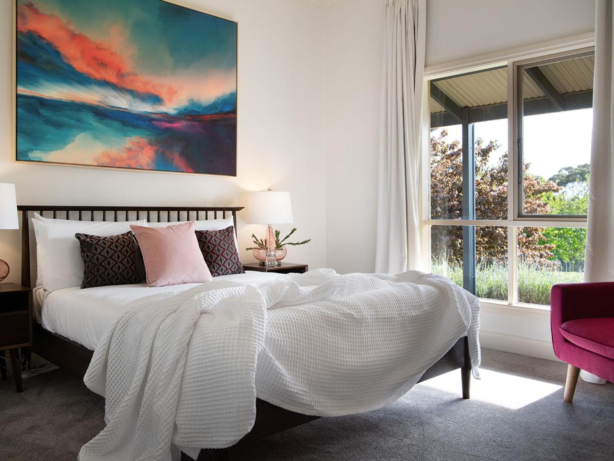 Loddon Retreat- picturesque country escape