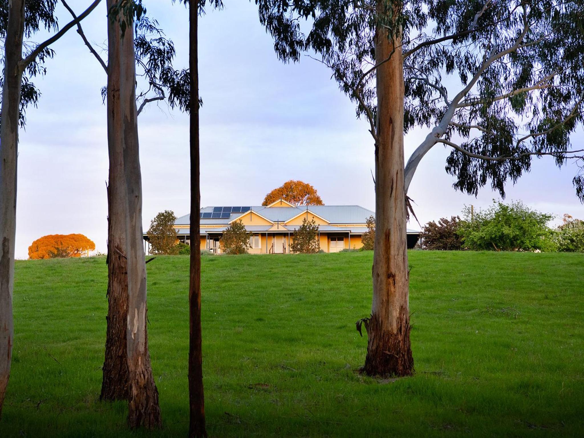 Loddon Retreat- picturesque country escape
