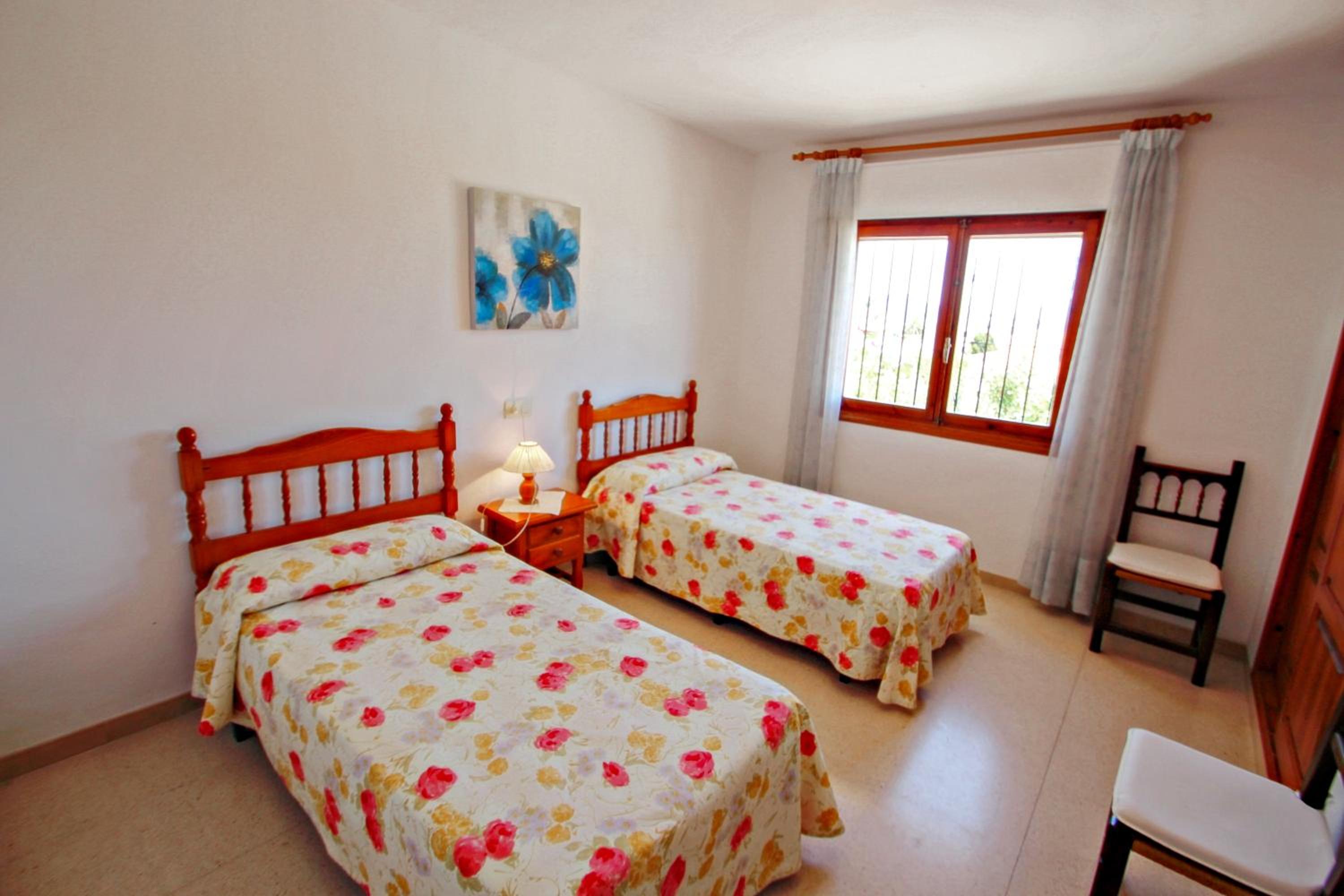 Laura-29A - pretty holiday property with garden and private pool in Calpe view 3