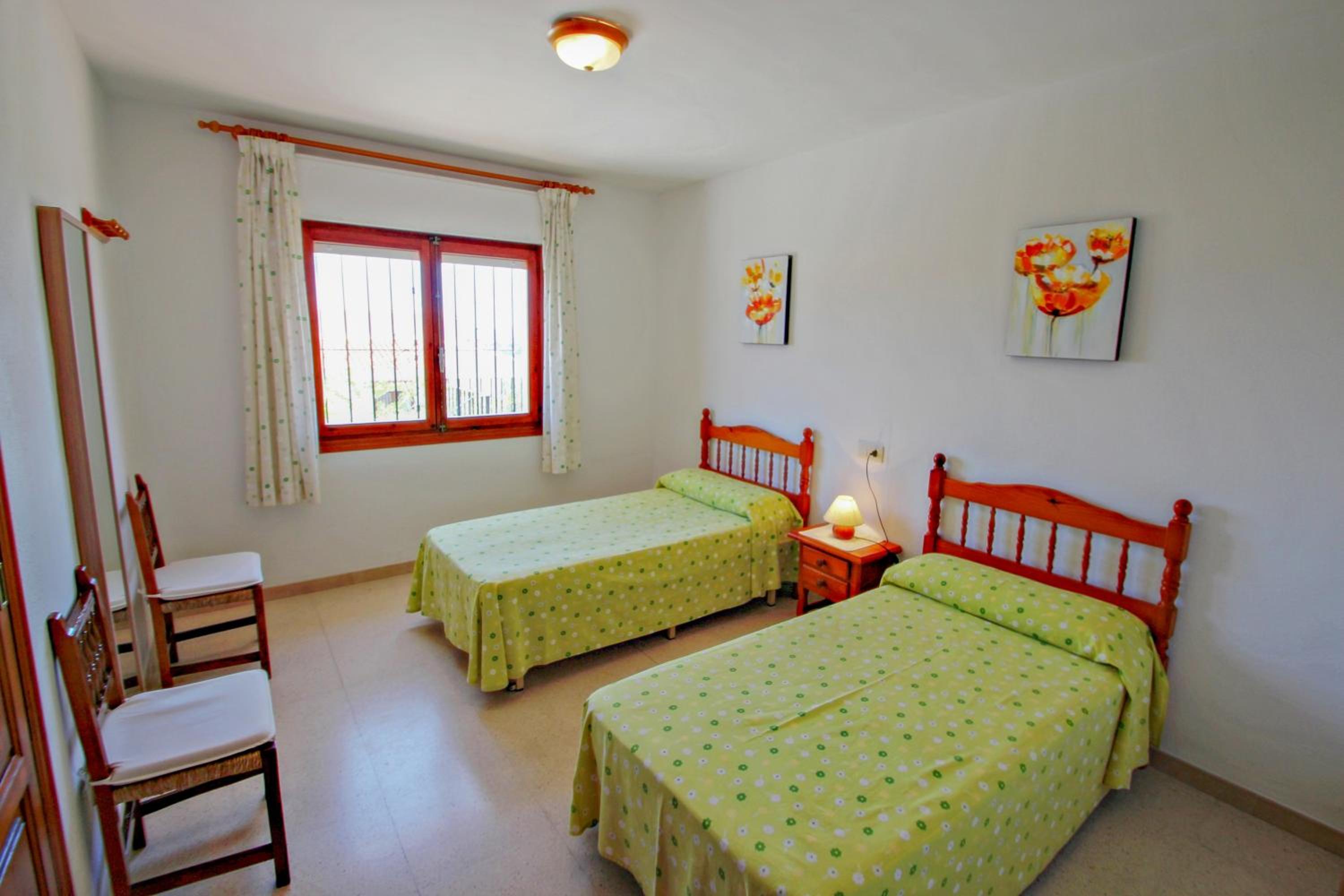 Laura-29A - pretty holiday property with garden and private pool in Calpe view 2