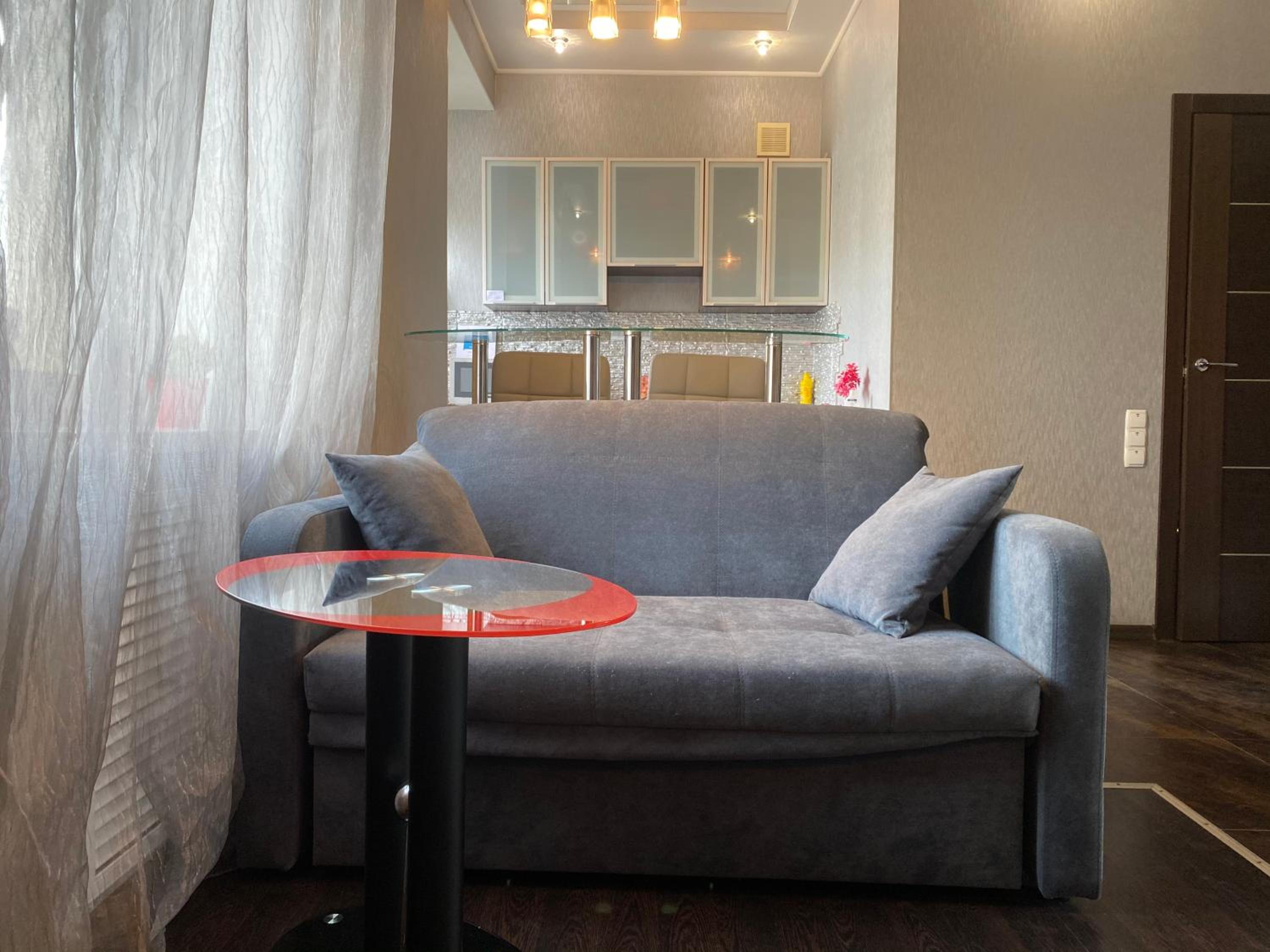 Modern luxury studio in the center of Kharkiv at Konstitutsii Square view 2