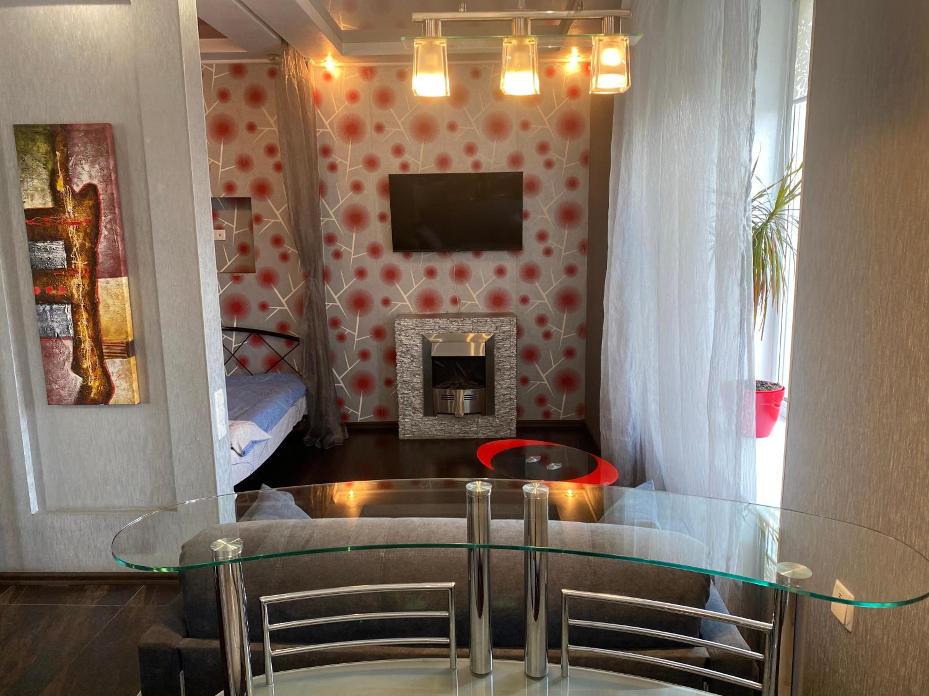 Modern luxury studio in the center of Kharkiv at Konstitutsii Square view 3