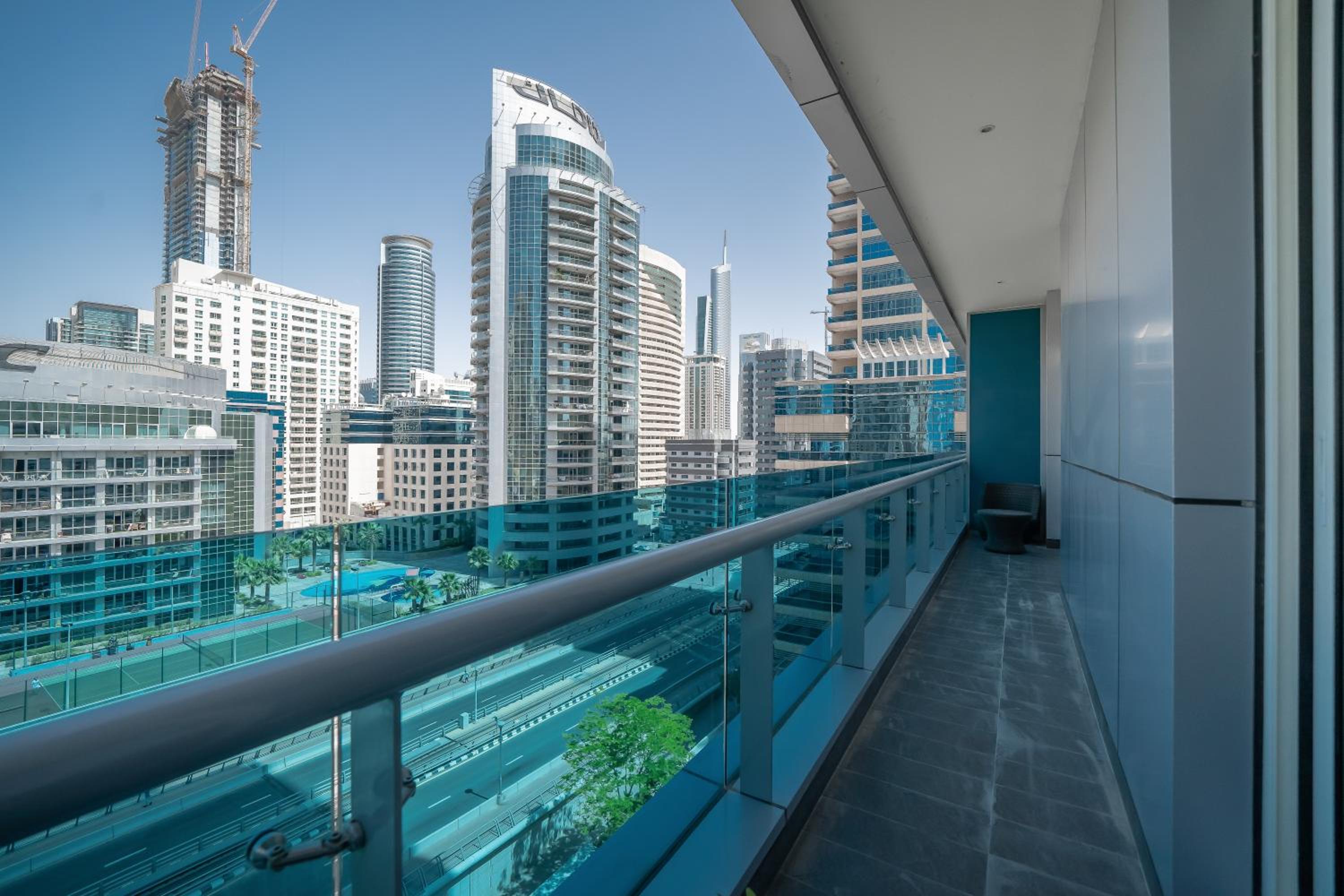 HiGuests - Spacious 1BR in Dubai Marina With Amazing Views — Dubai photo 2