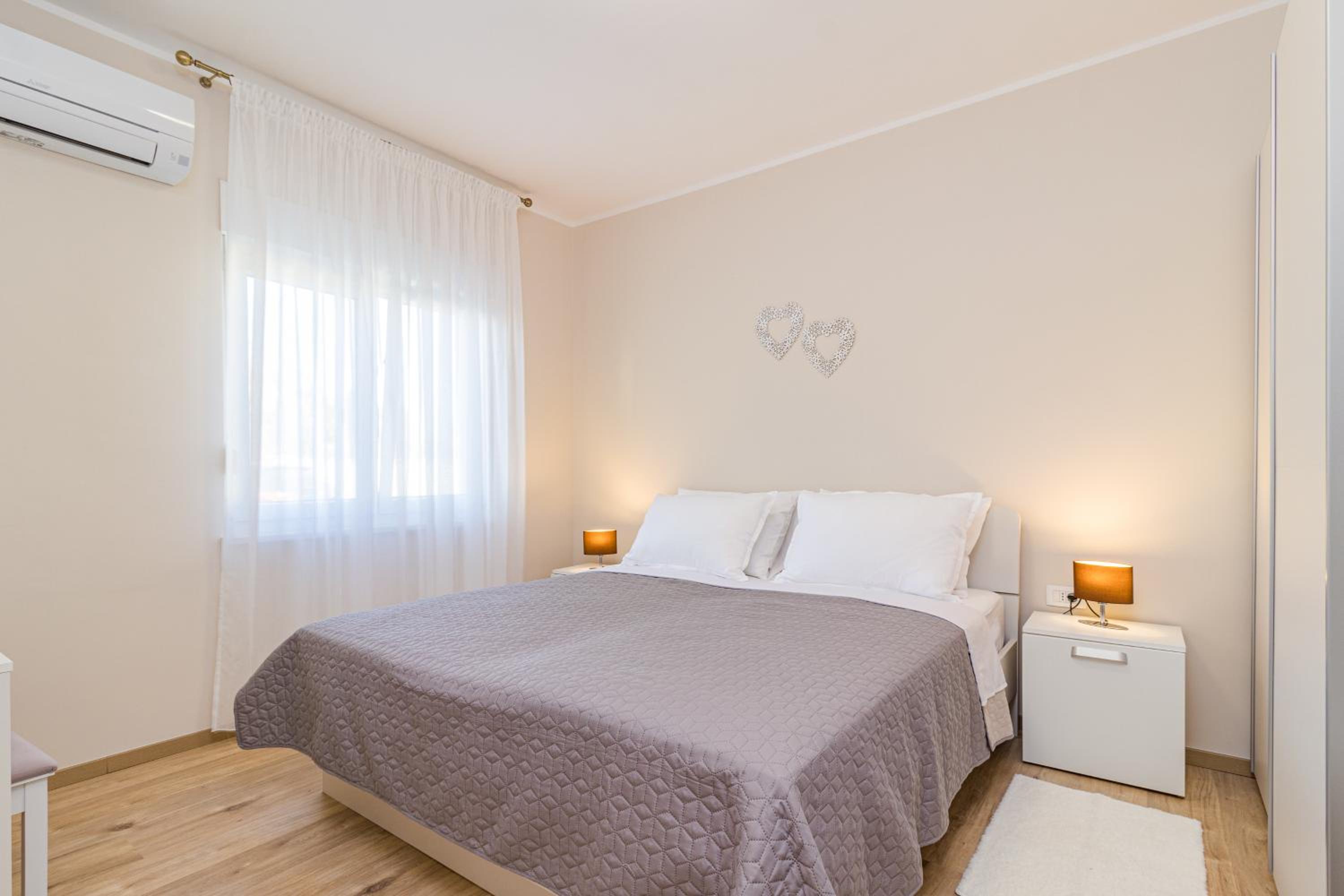 Apartments Mirjana Medulin 2 view 4