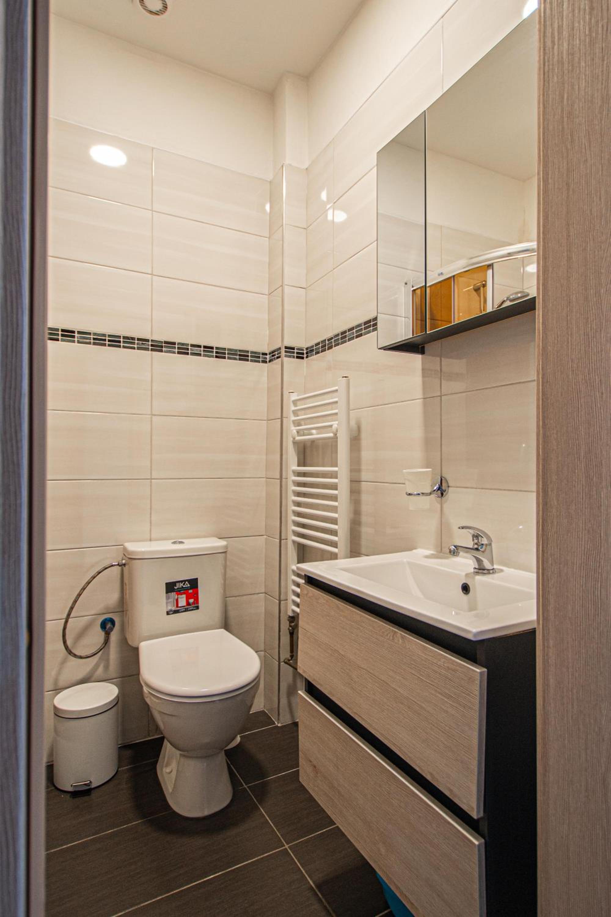 City Center Apartments near Synagogue