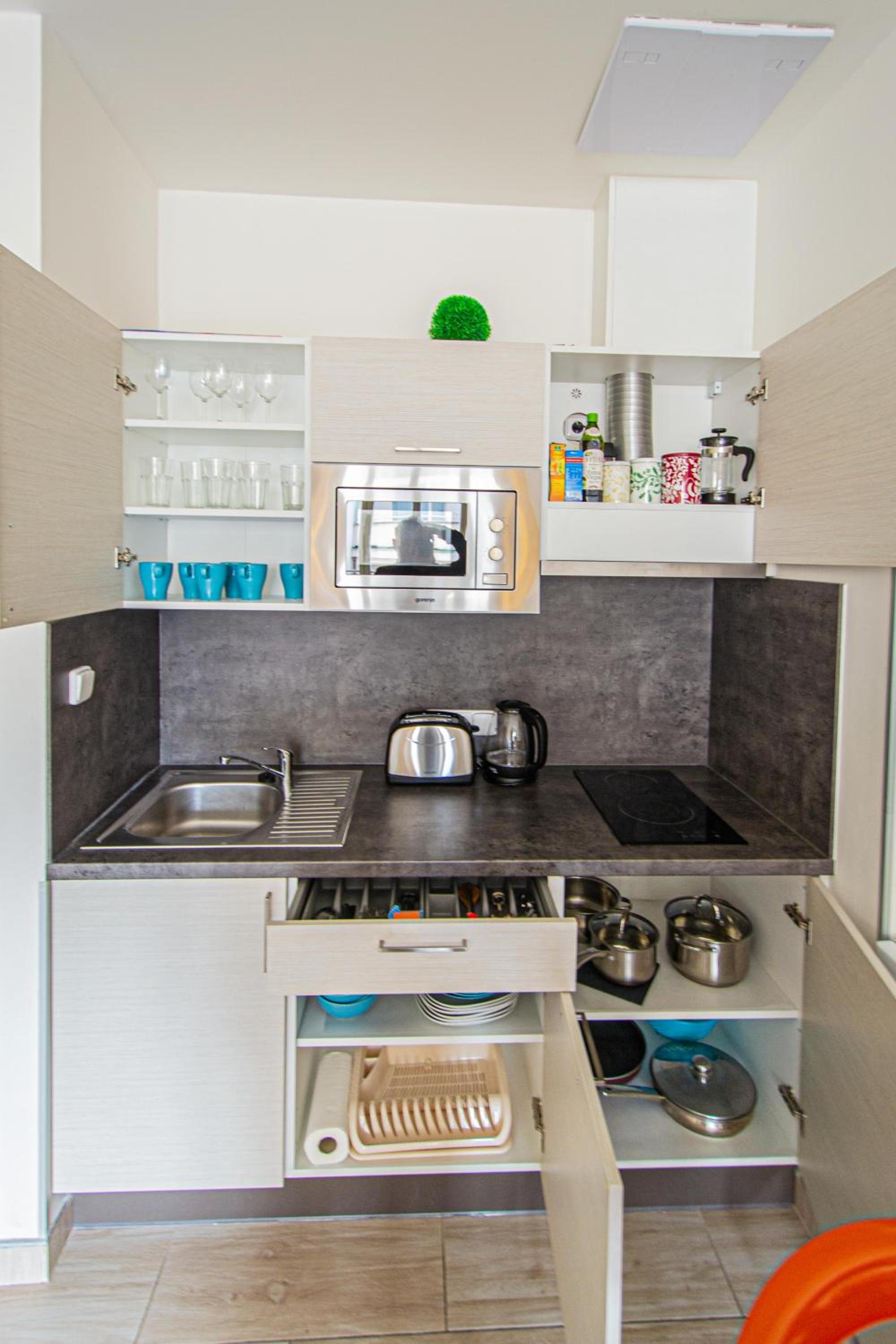 City Center Apartments near Synagogue