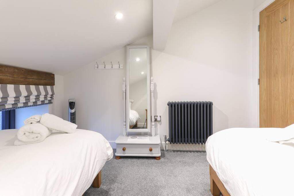 SaltPot Cottage, Cowling- A Unique Yorkshire Home Stay