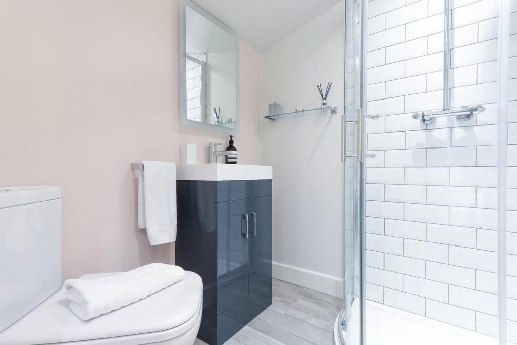 SaltPot Cottage, Cowling- A Unique Yorkshire Home Stay