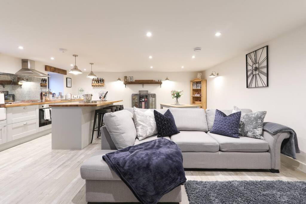 SaltPot Cottage, Cowling- A Unique Yorkshire Home Stay