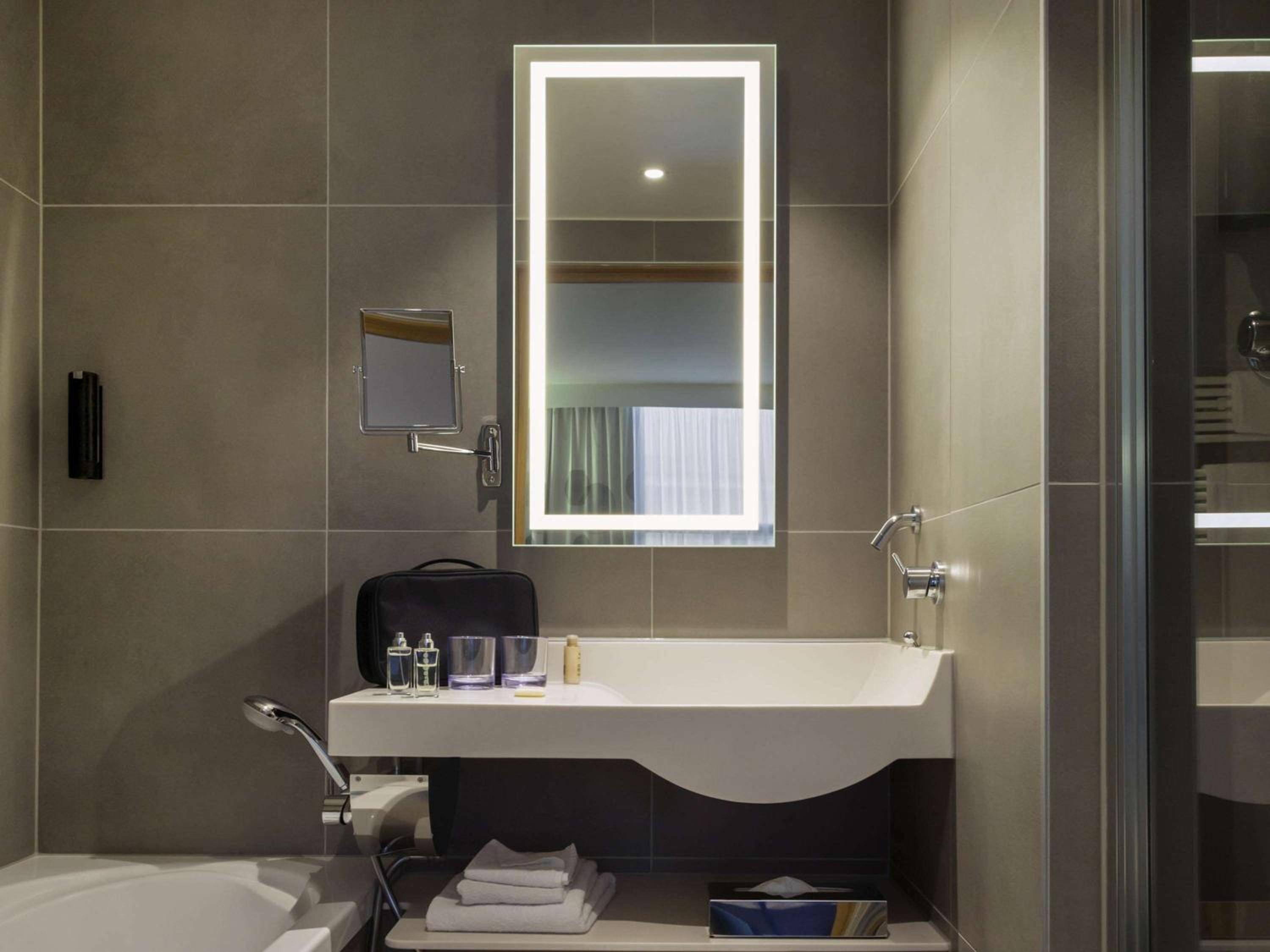 Geneva Vacations - Novotel Geneve Centre - Property Image 55