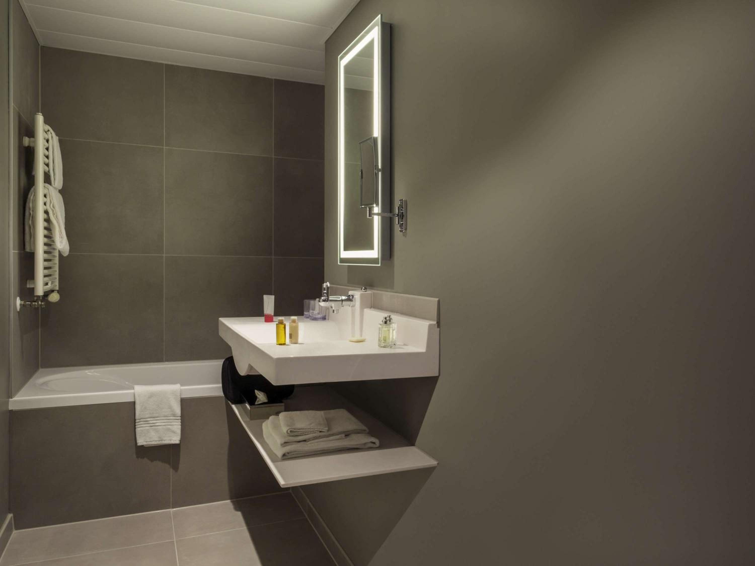 Geneva Vacations - Novotel Geneve Centre - Property Image 54