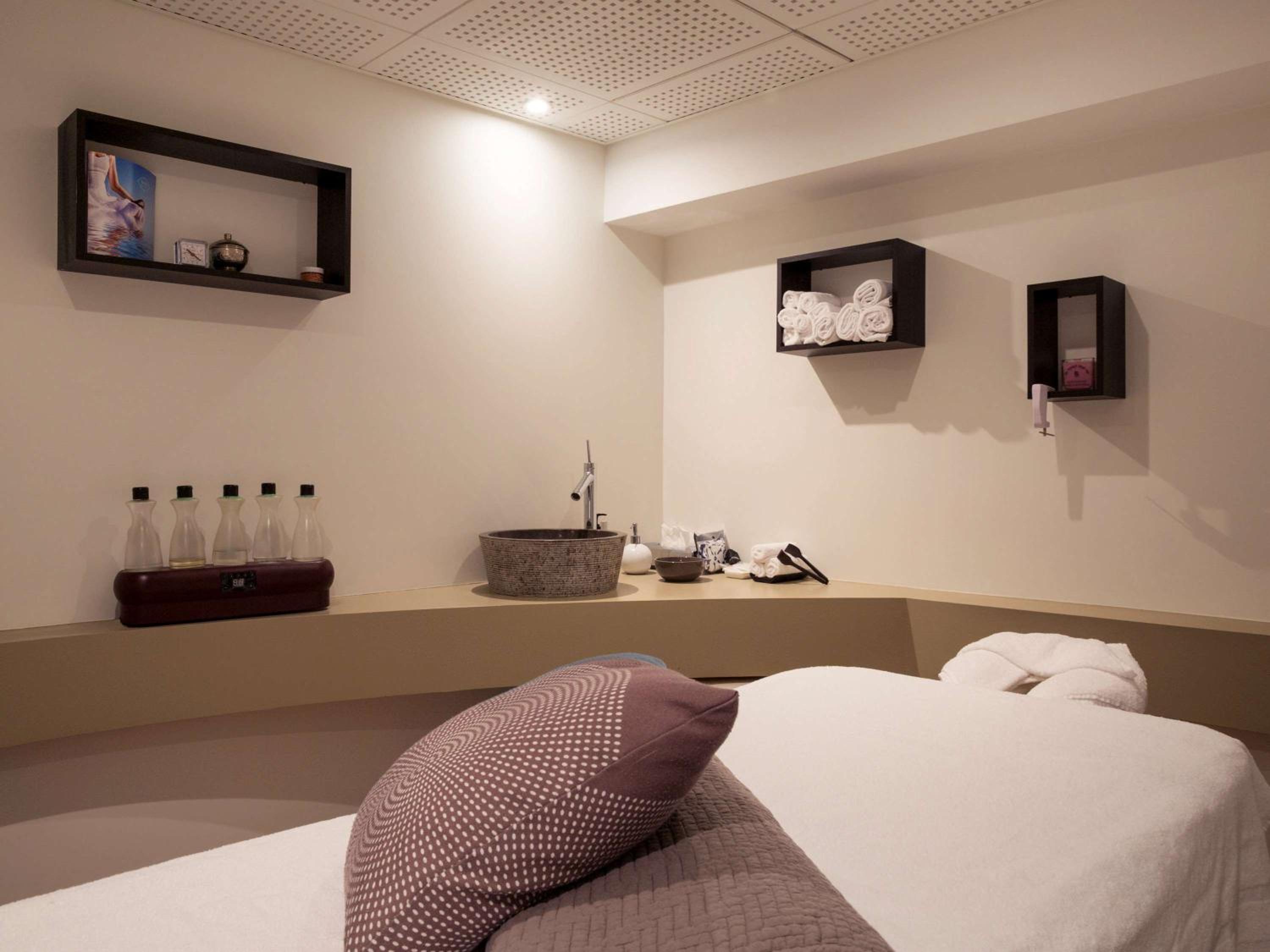 Geneva Vacations - Novotel Geneve Centre - Property Image 16