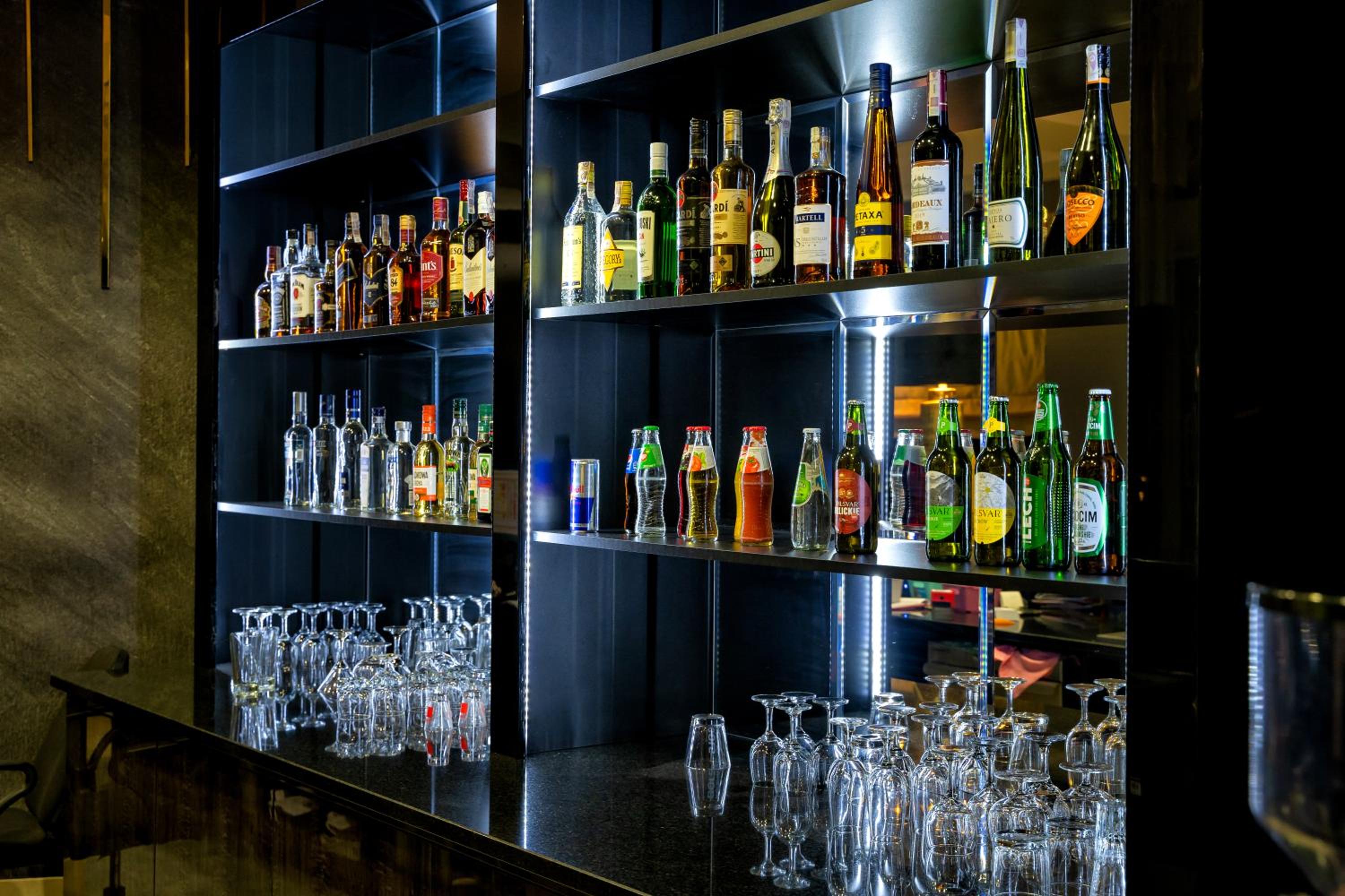 bar