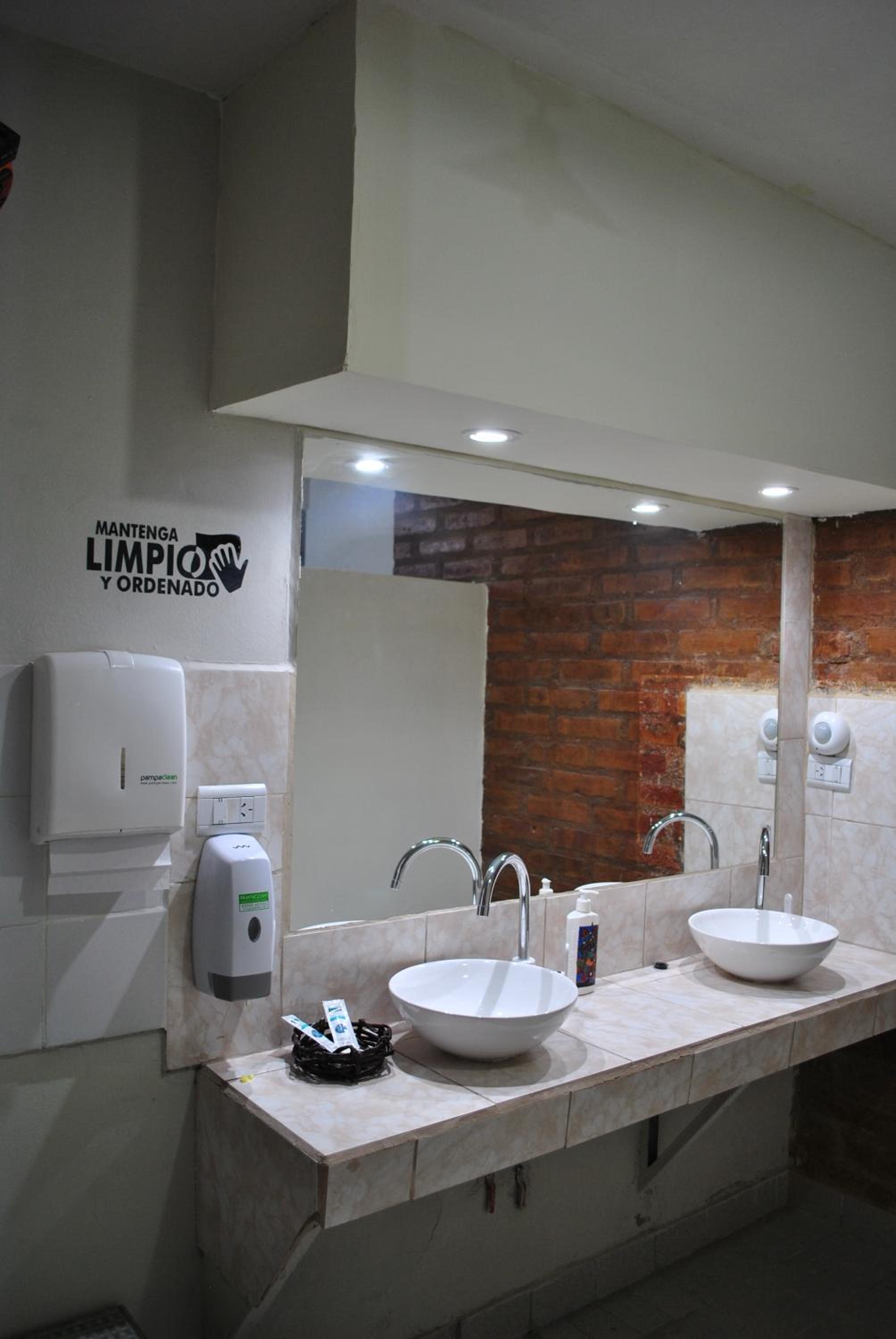 Ruca Kiñe Hostel