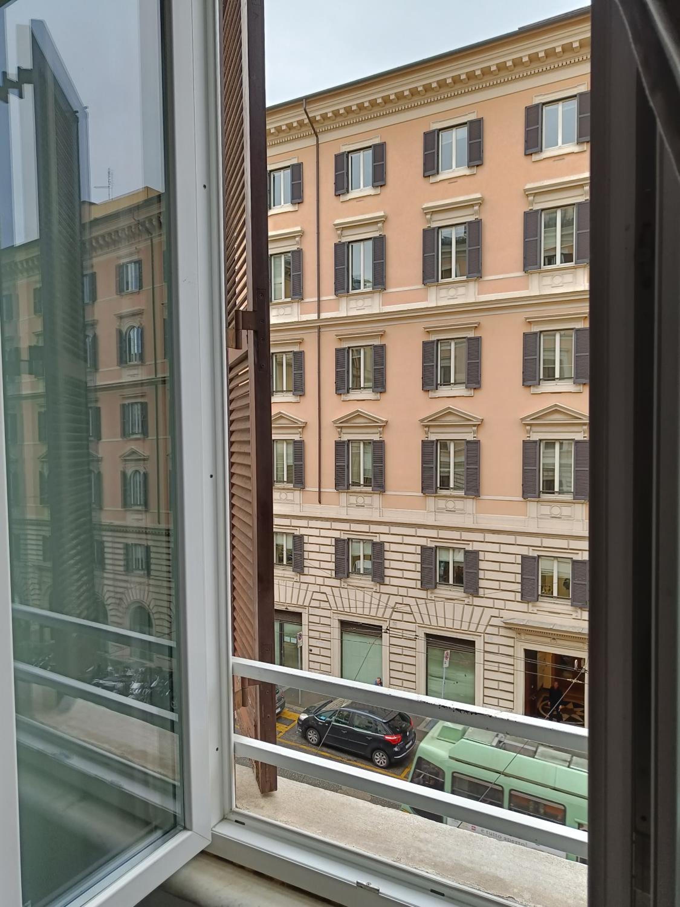 Manin Suites LT