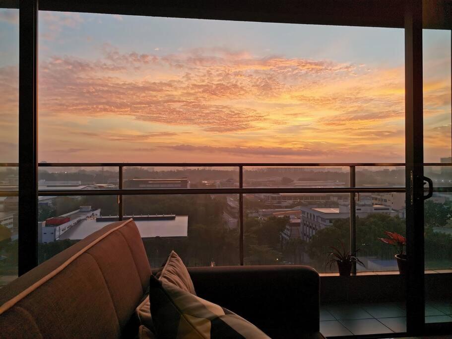 Hotel HINODE Geniehome 3BR free WIFI and CARPARK at Utropolis Shah Alam - Image 1