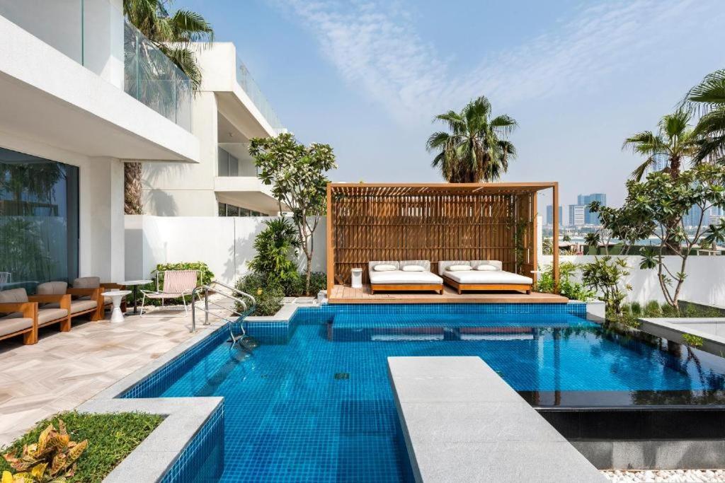 HVR THE PALM DUBAI