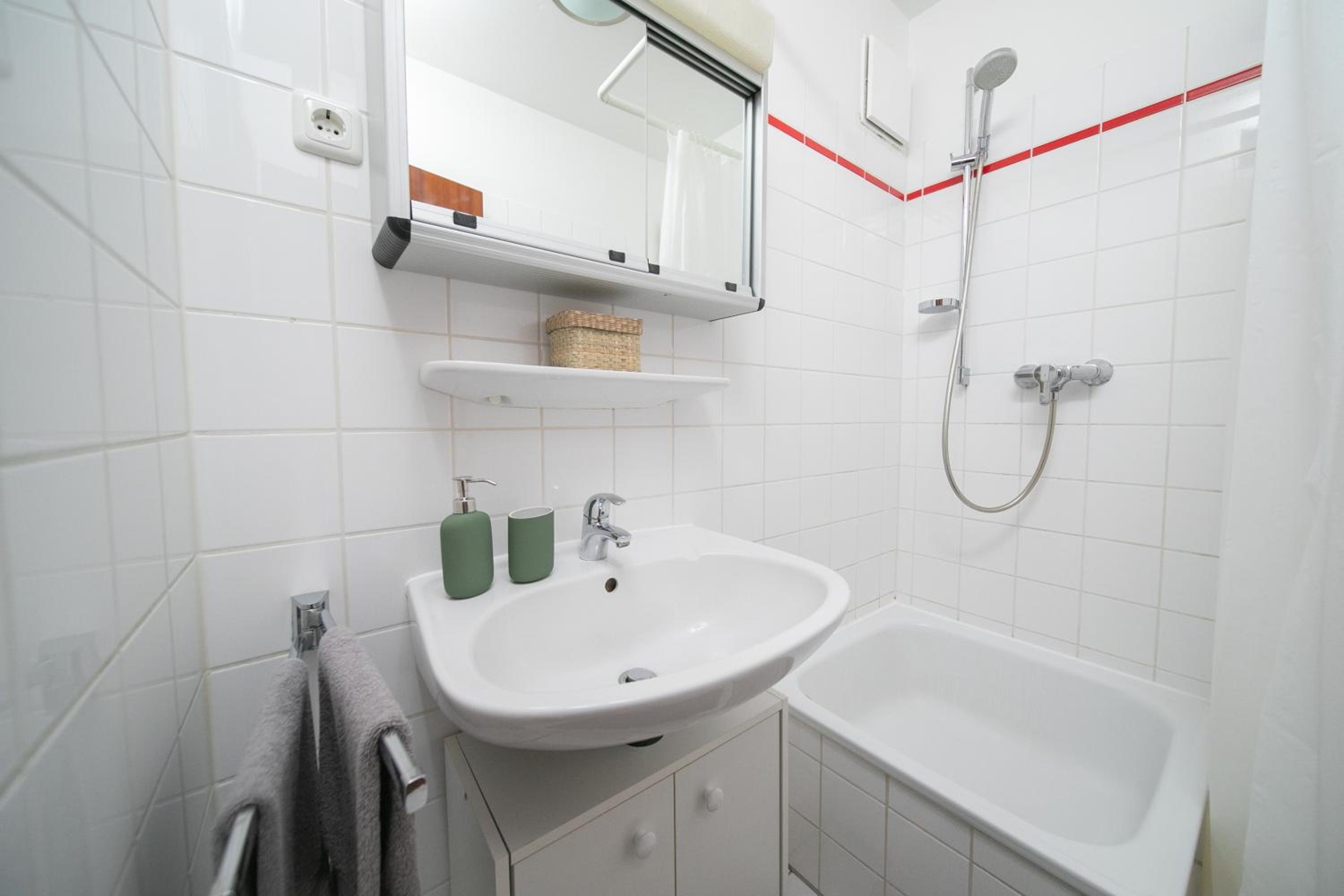 Neuss Vacations - Studio Shiny - Zentral mit Balkon - Messe - Kuche - Property Image 5