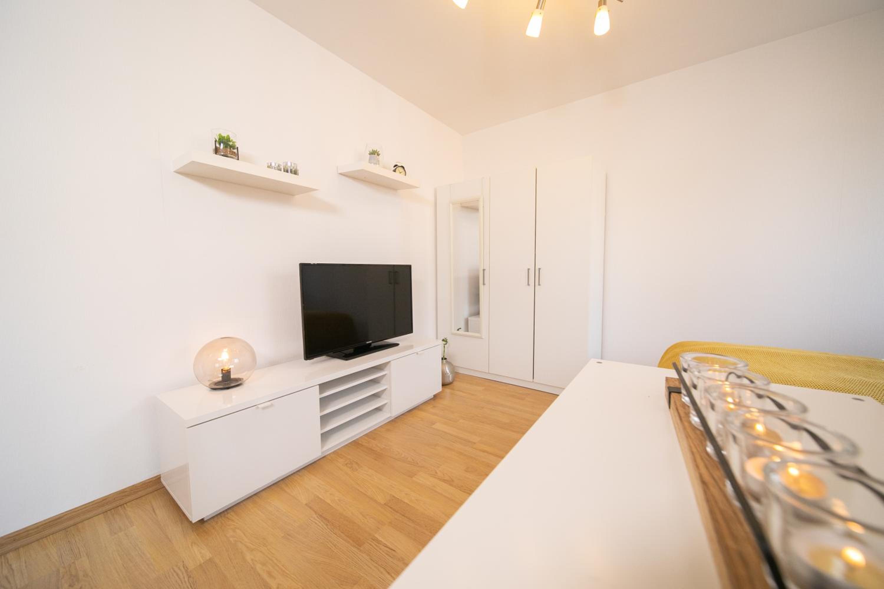 Neuss Vacations - Studio Shiny - Zentral mit Balkon - Messe - Kuche - Property Image 11