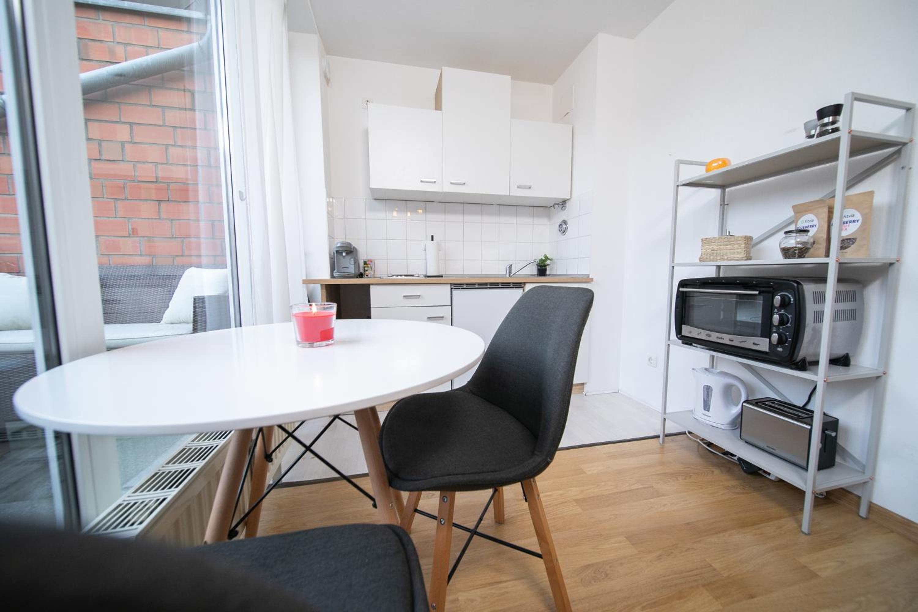 Neuss Vacations - Studio Shiny - Zentral mit Balkon - Messe - Kuche - Property Image 9
