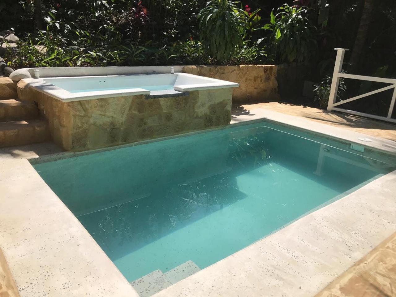 FLOR DE PARAISO BUNGALOWS