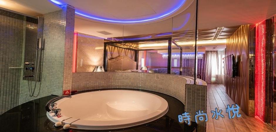 Photo 50