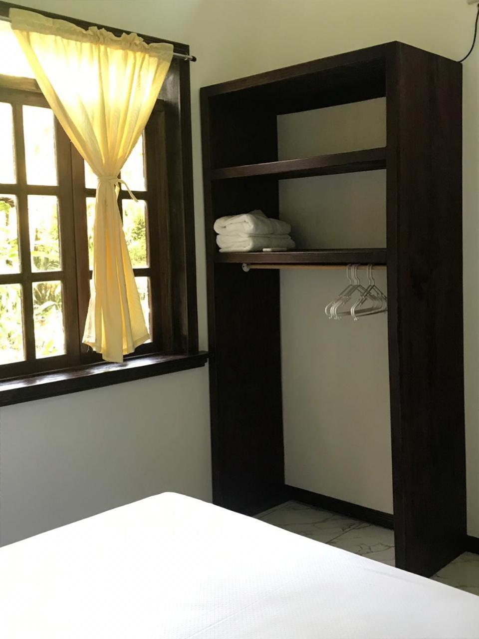 FLOR DE PARAISO BUNGALOWS