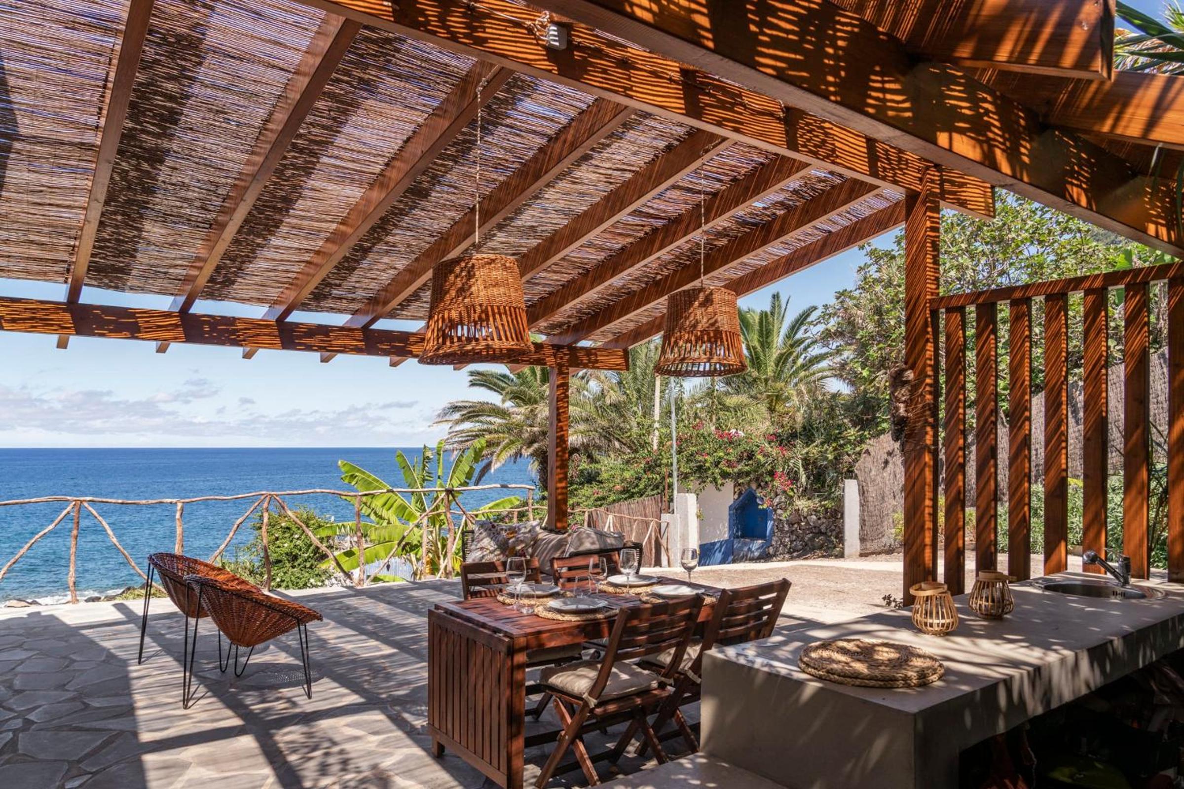 Casa da Rocha de Baixo by An Island Apart view 3