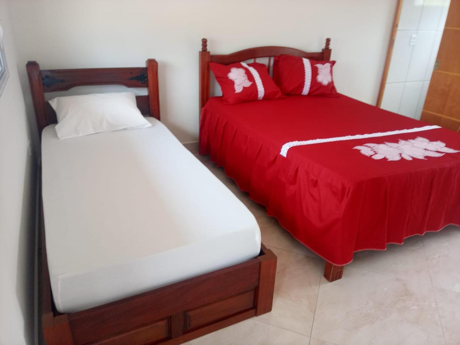 Casa de 4 suites com piscina, próxima a praias e do centro de Ubatuba