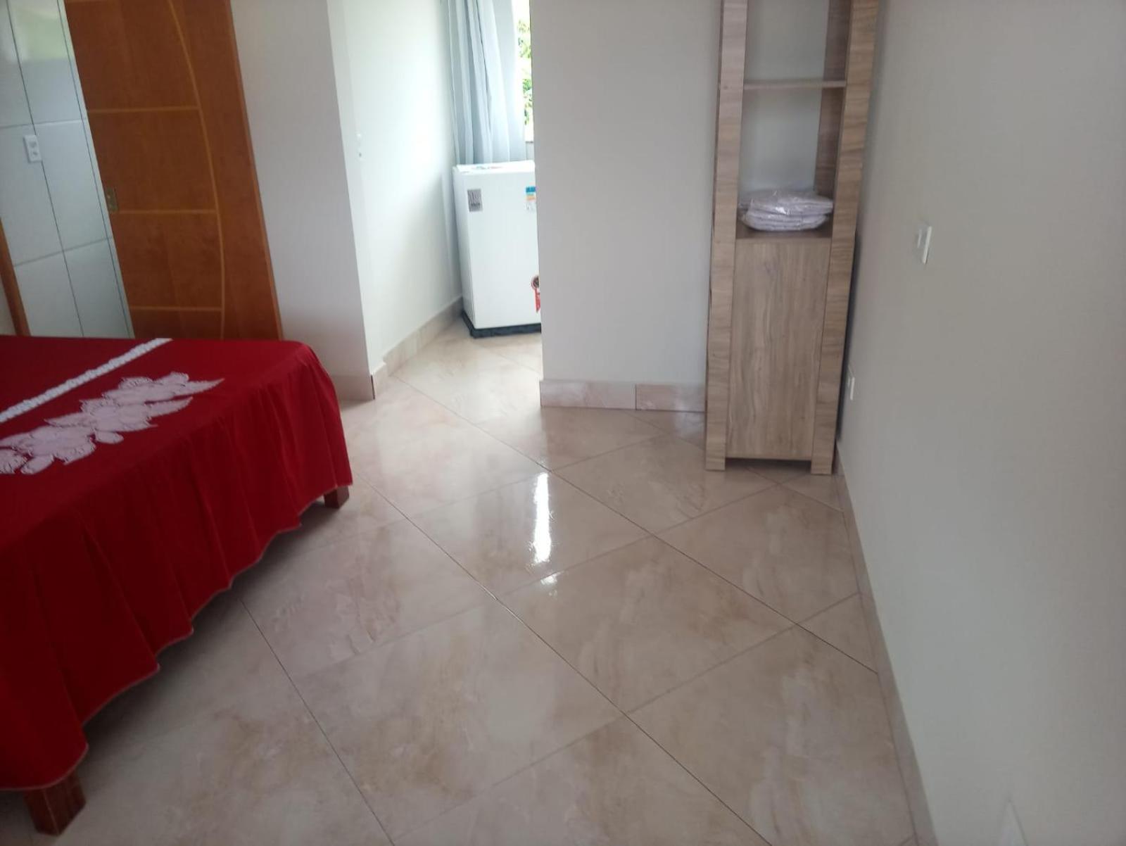 Casa de 4 suites com piscina, próxima a praias e do centro de Ubatuba
