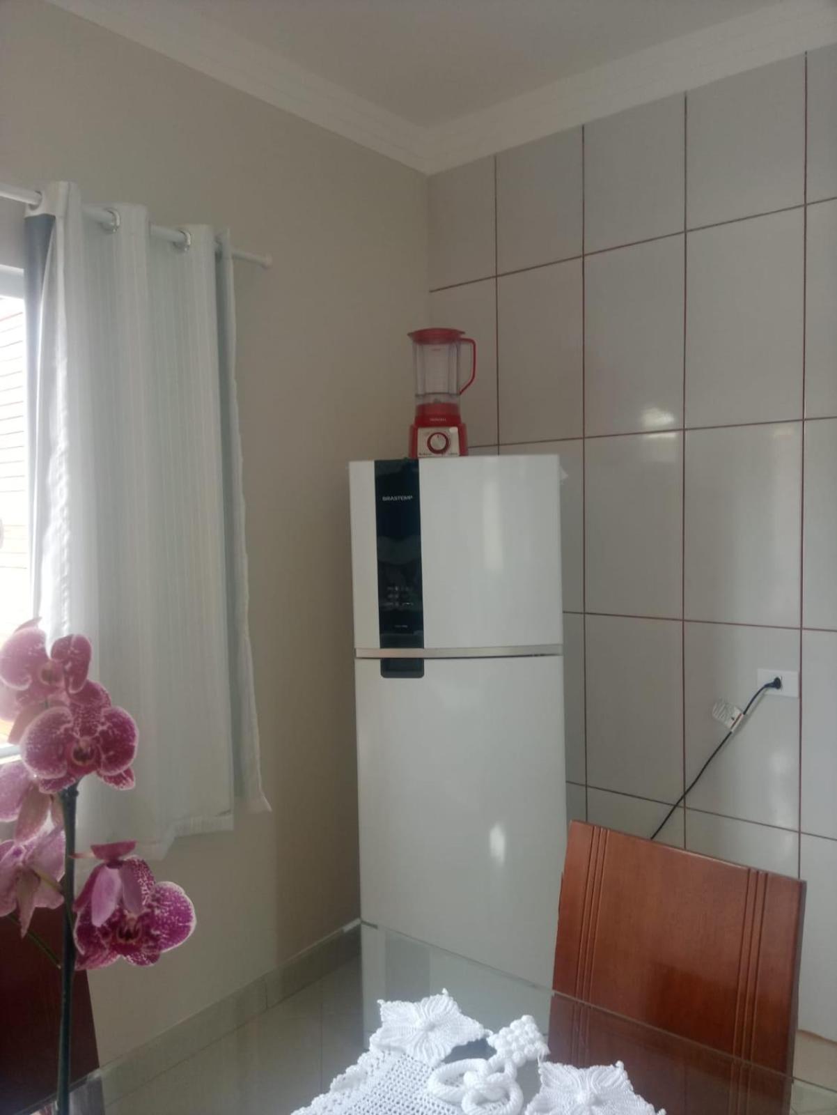 Casa de 4 suites com piscina, próxima a praias e do centro de Ubatuba