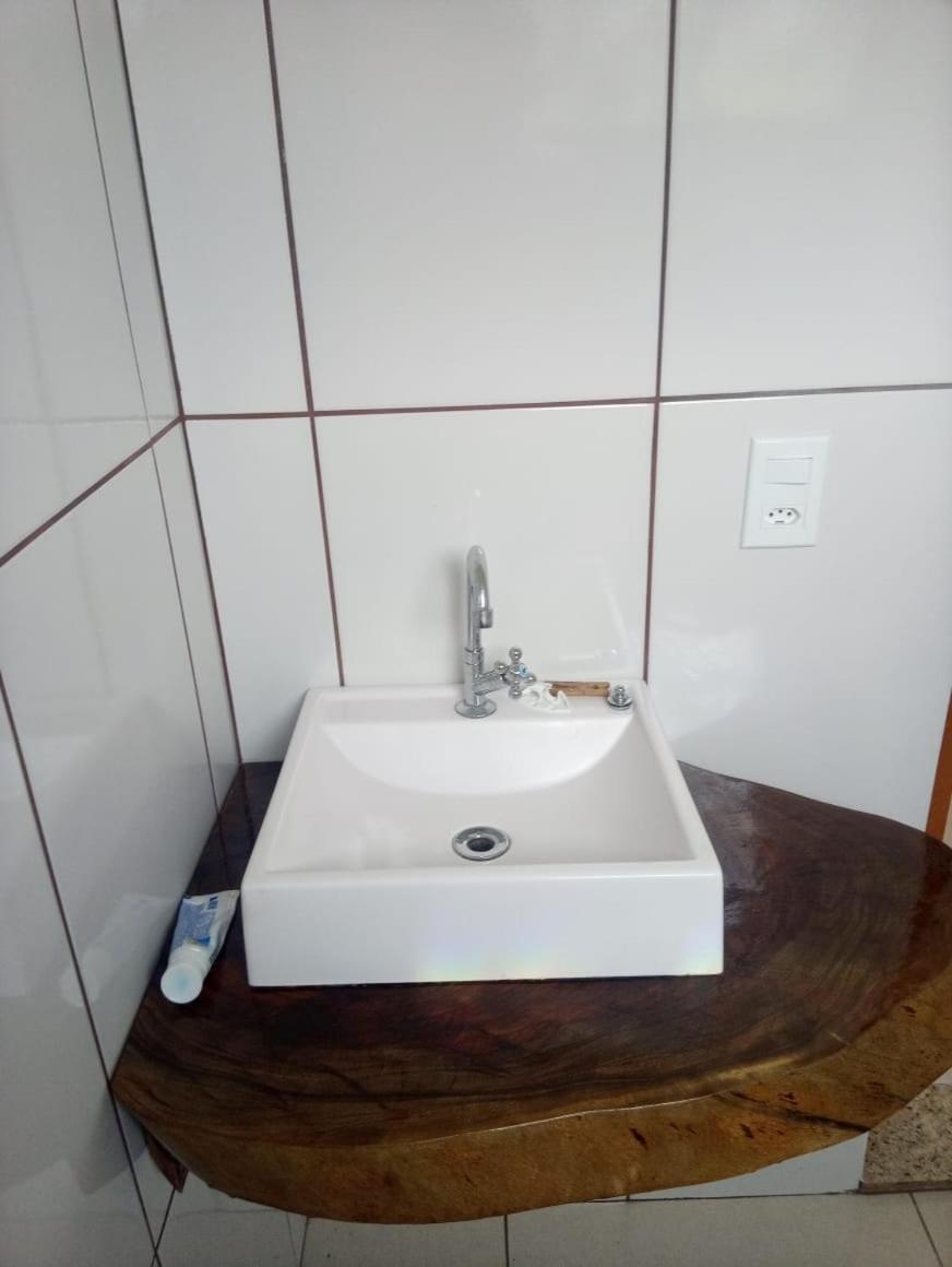 Casa de 4 suites com piscina, próxima a praias e do centro de Ubatuba