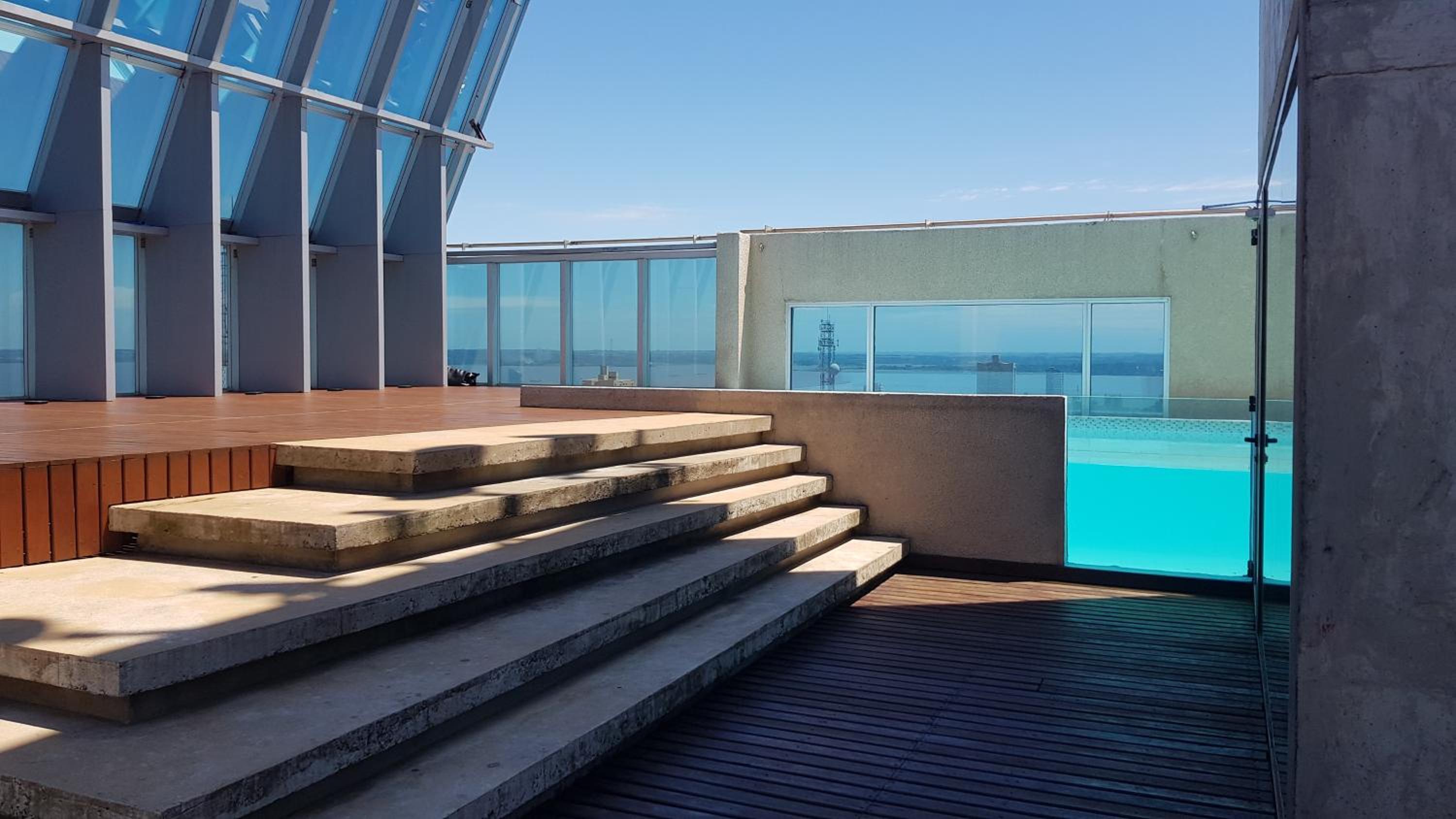 Departamento súper céntrico con vista al río Paraná