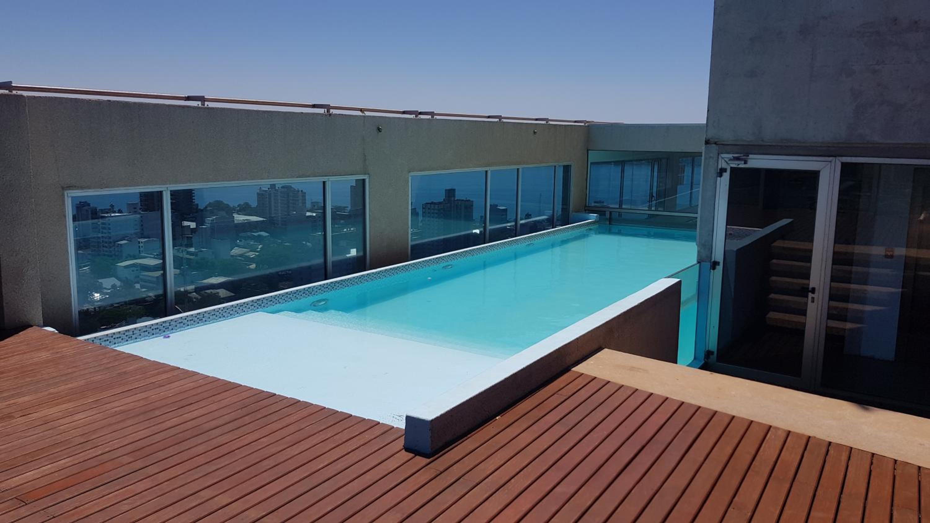 Departamento súper céntrico con vista al río Paraná