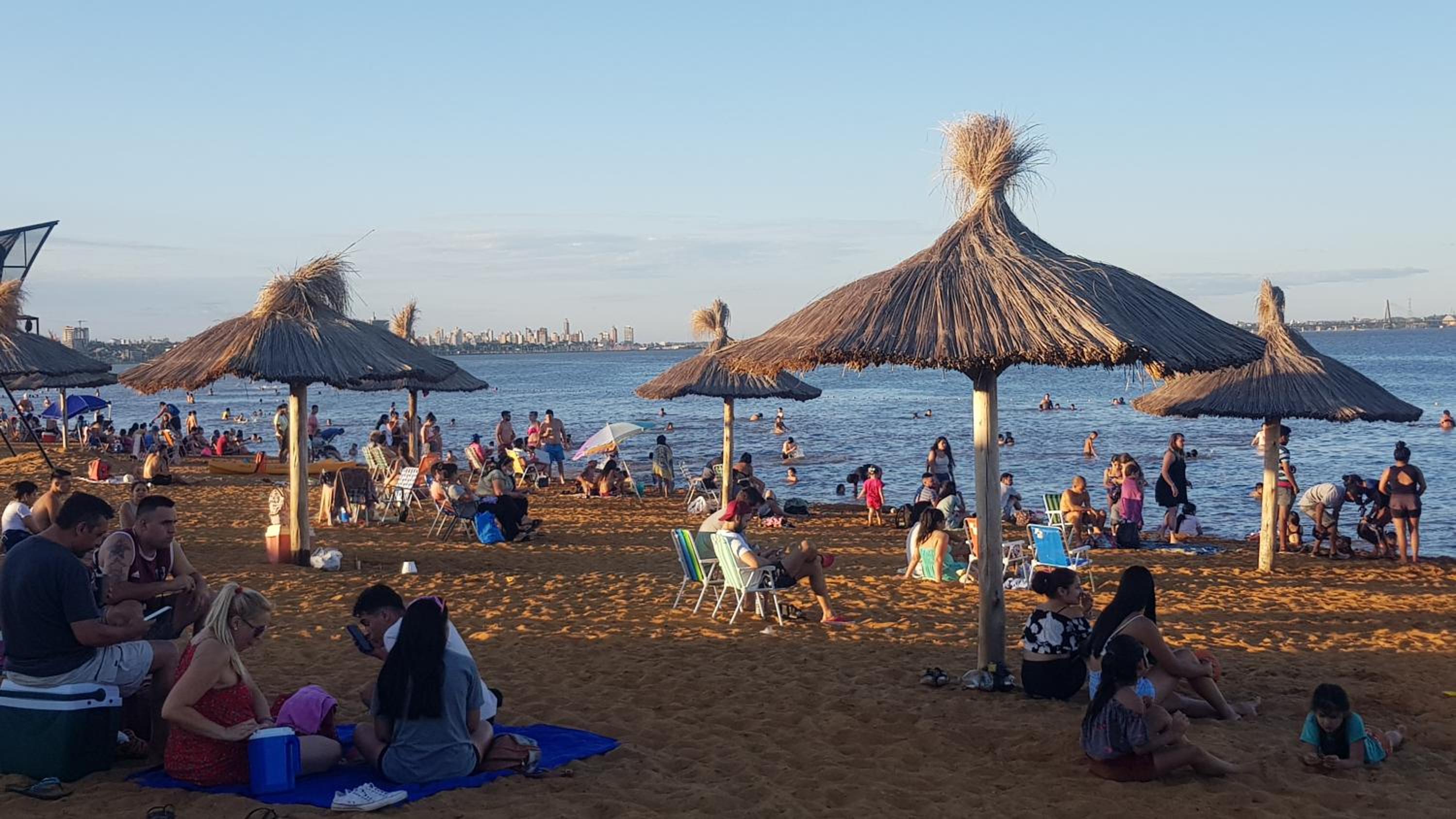 Departamento súper céntrico con vista al río Paraná