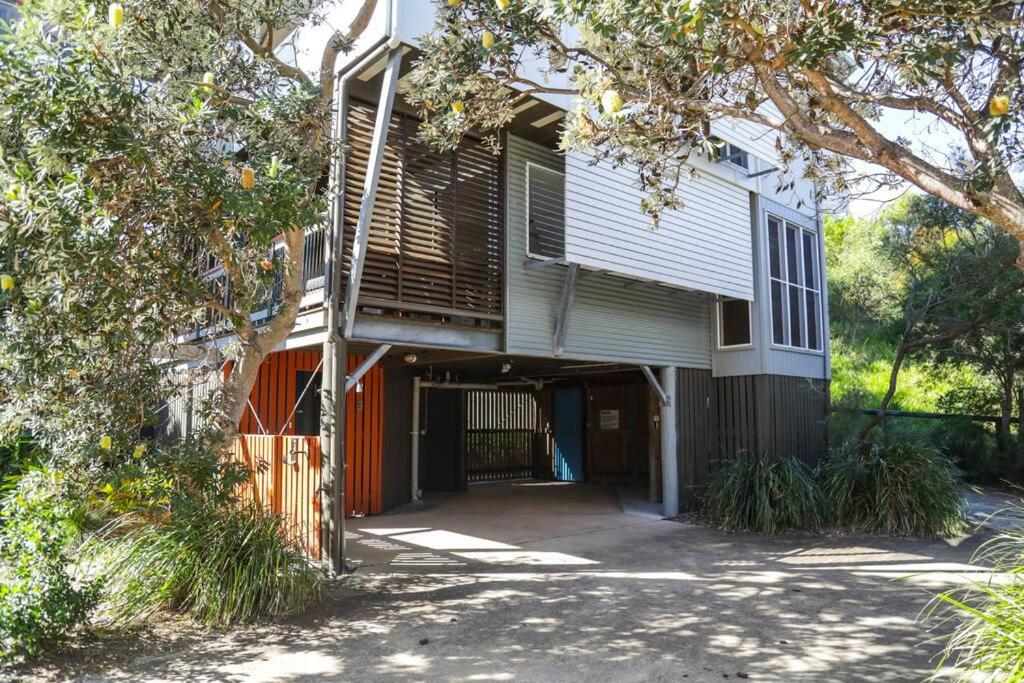BEST OCEAN VIEWS ON STRADDIE + SUNSET DECK
