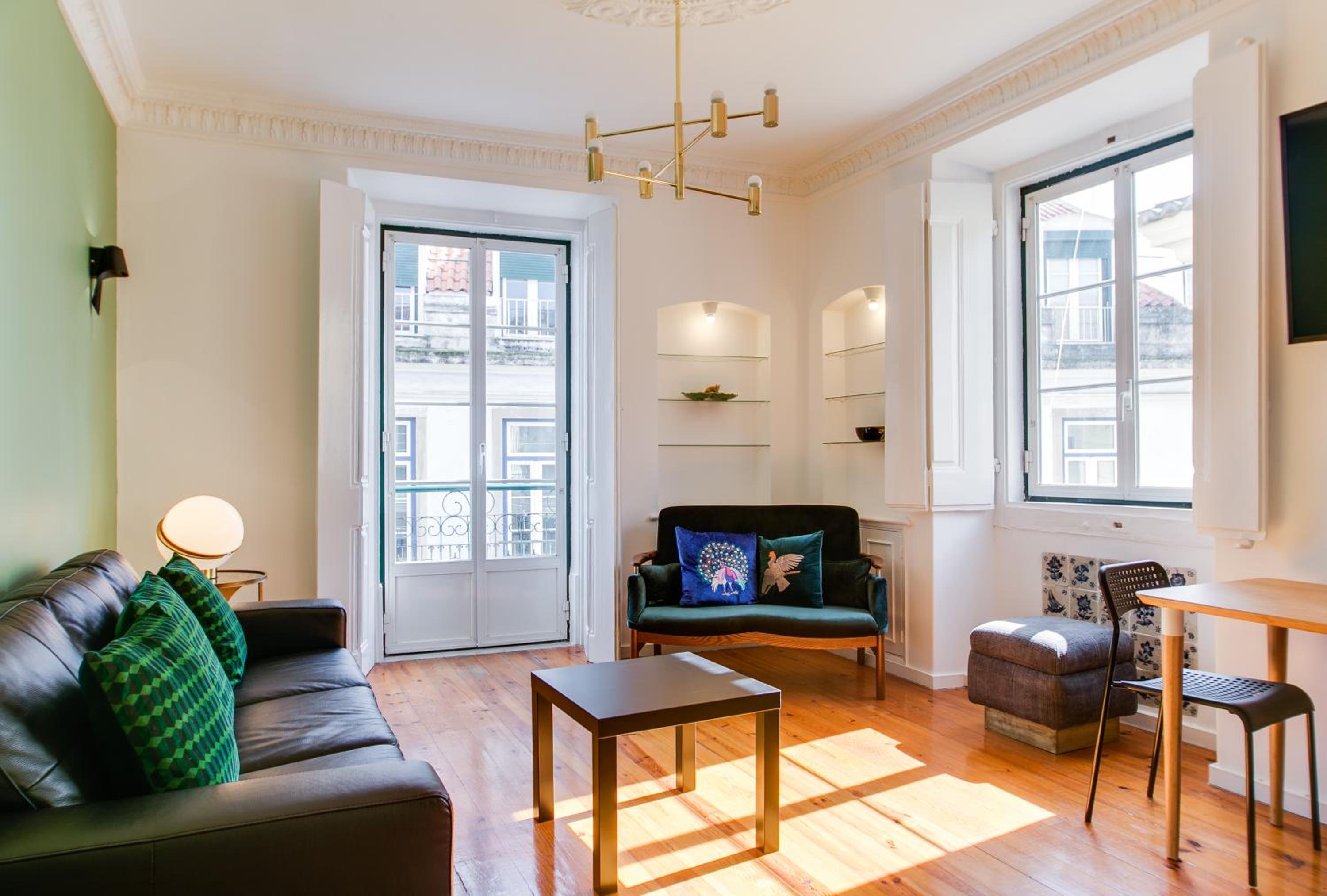Spacious, Bright and Newly Renovated 2 Bedroom Apartment, Lisbon Historical Center, Madragoa view 5