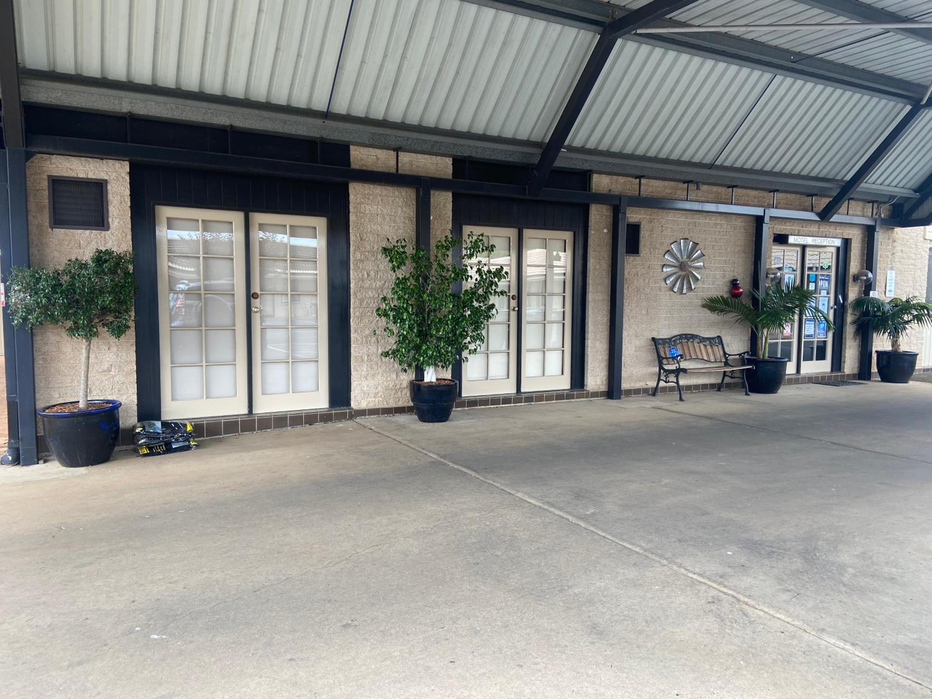 All Seasons Motor Lodge