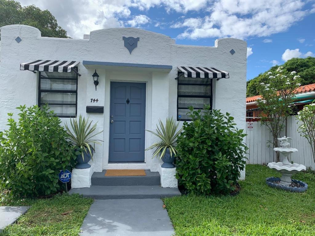 Cute Private Room - Close to airport & Free parking 01